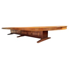 Mesa de reuniones o conferencias monumentalmente grande 1960'