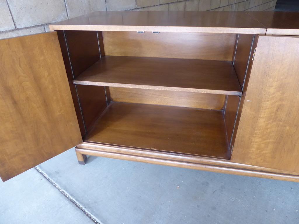 Monumentally Scaled Midcentury Credenza Designed by Renzo Rutili, circa 1960 For Sale 6