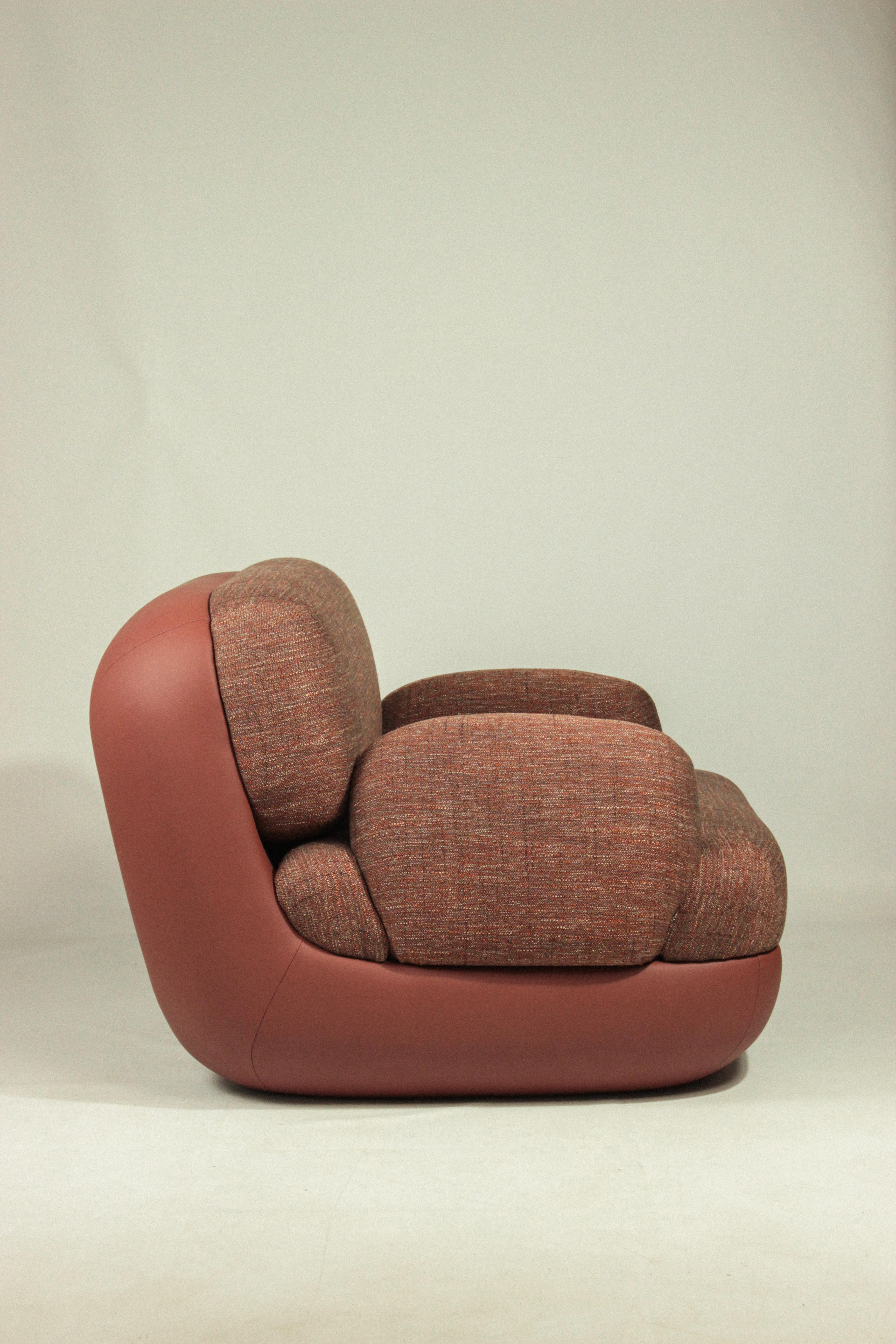 Mid-Century Modern Mood Armchair with arms Laser Eco Base and Vienna Seat by Mambo Unlimited Ideas For Sale