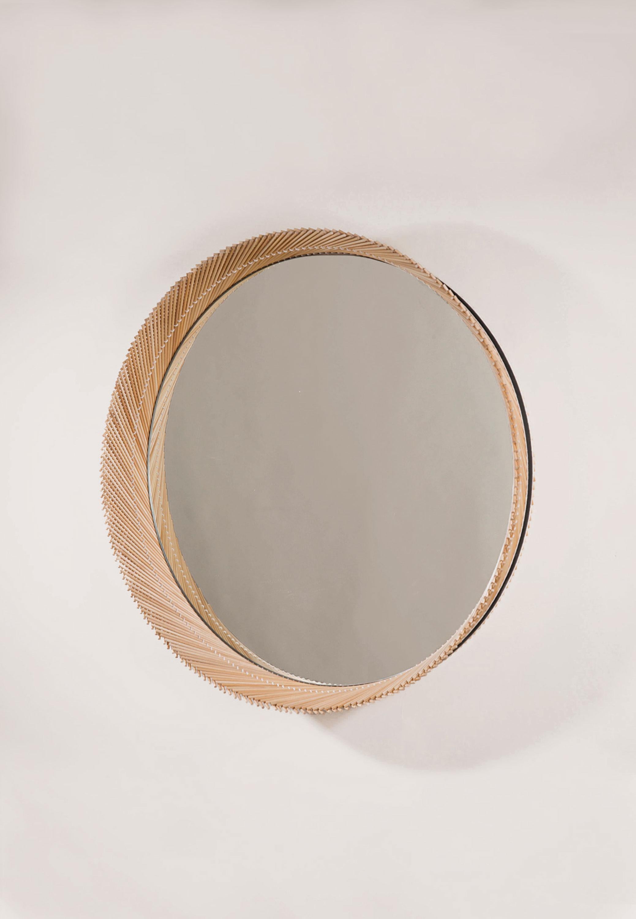 Mooda Maple round mirror 30´ by Indo Made
One of a kind
Dimensions: Ø 88.9 x 10,2 cm
Materials: Maple, Clear Mirror

Also available in other dimensions and materials. Please contact us.
Ø options: 58,4 cm, 73.7 cm, 88.9 cm and 106.7