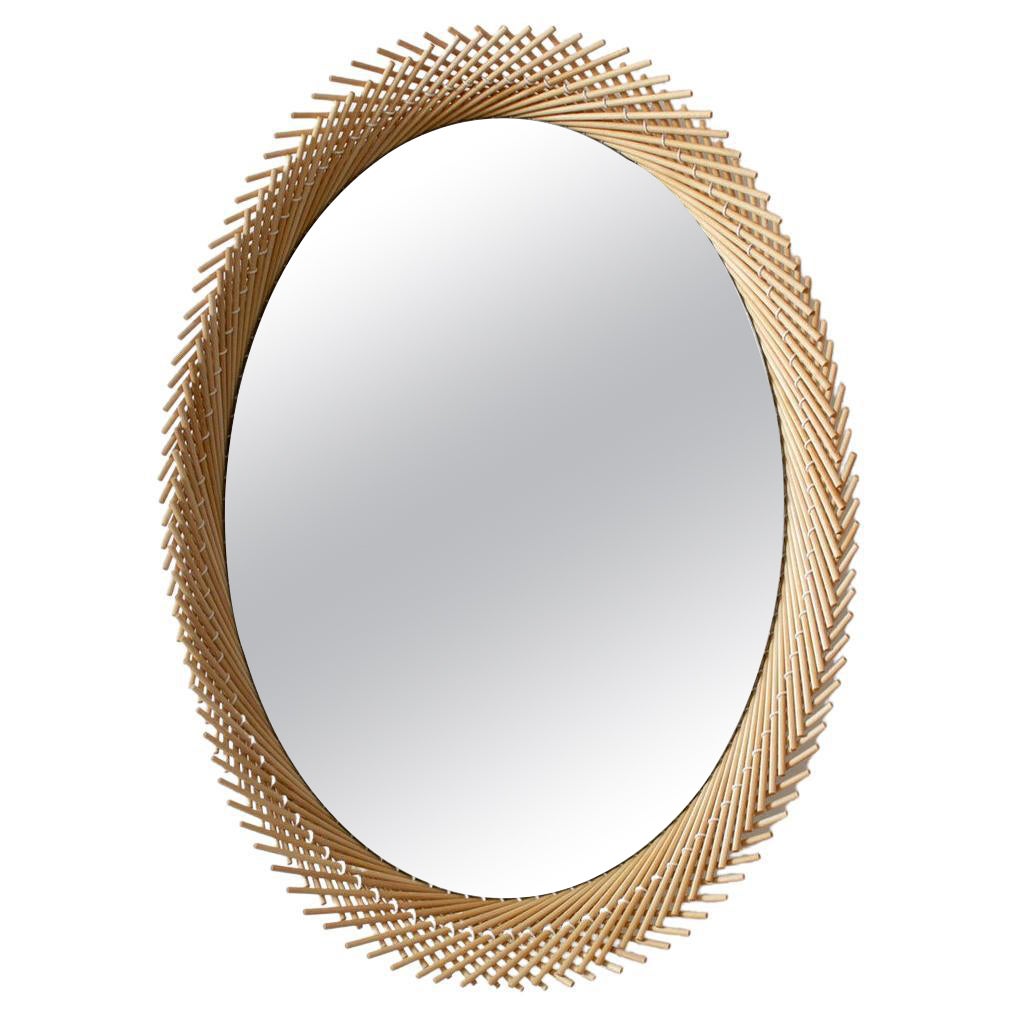 Espejo Mooda Oval 28 / Madera de arce natural, espejo transparente by INDO-