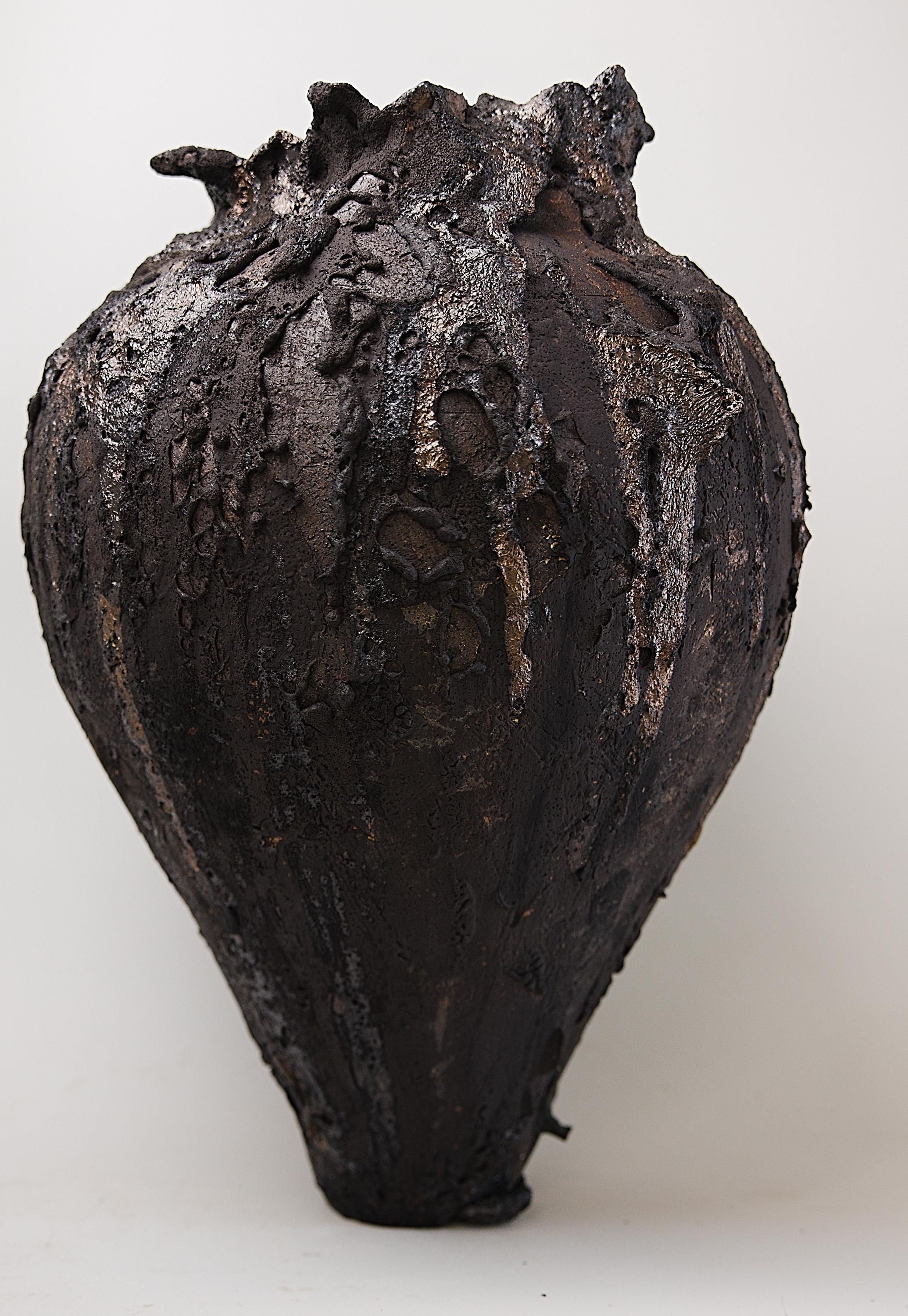 Moody Black  Groß  Freie Form Hand Made Vase im Angebot 4
