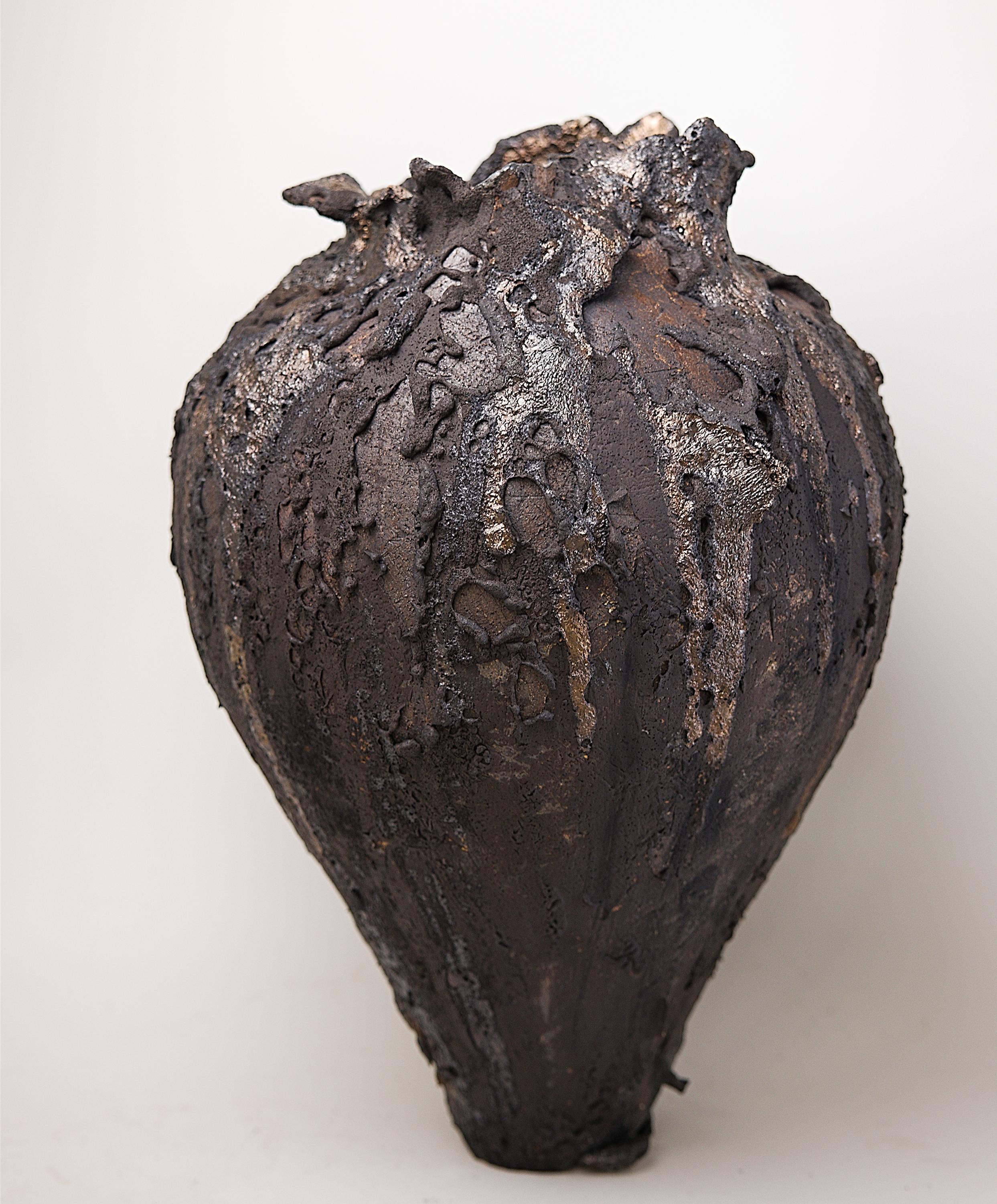 Moody Black  Groß  Freie Form Hand Made Vase (Organische Moderne) im Angebot