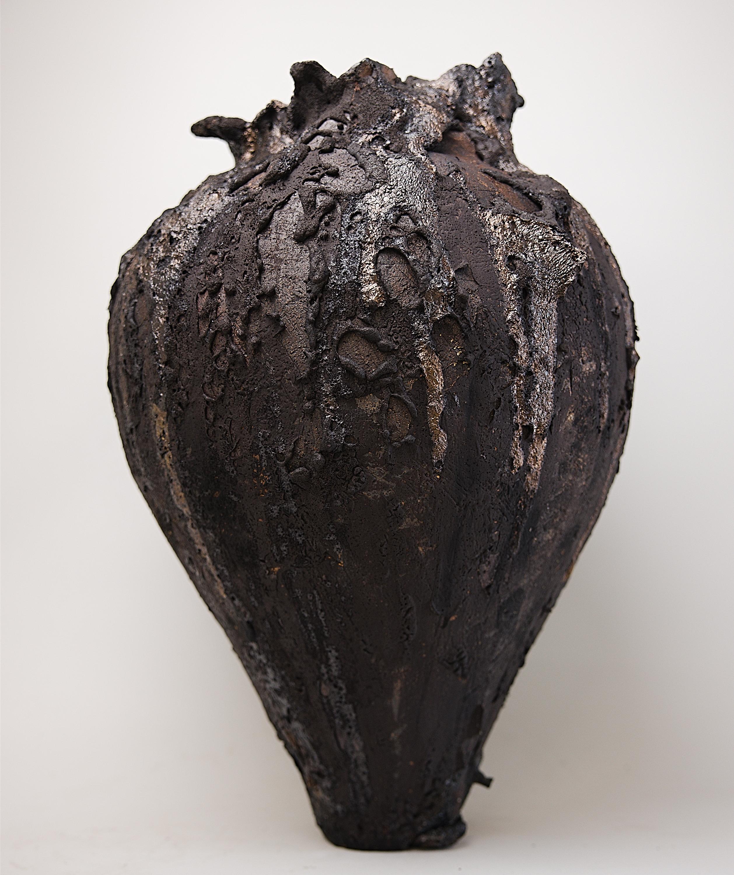 Moody Black  Groß  Freie Form Hand Made Vase im Angebot 1