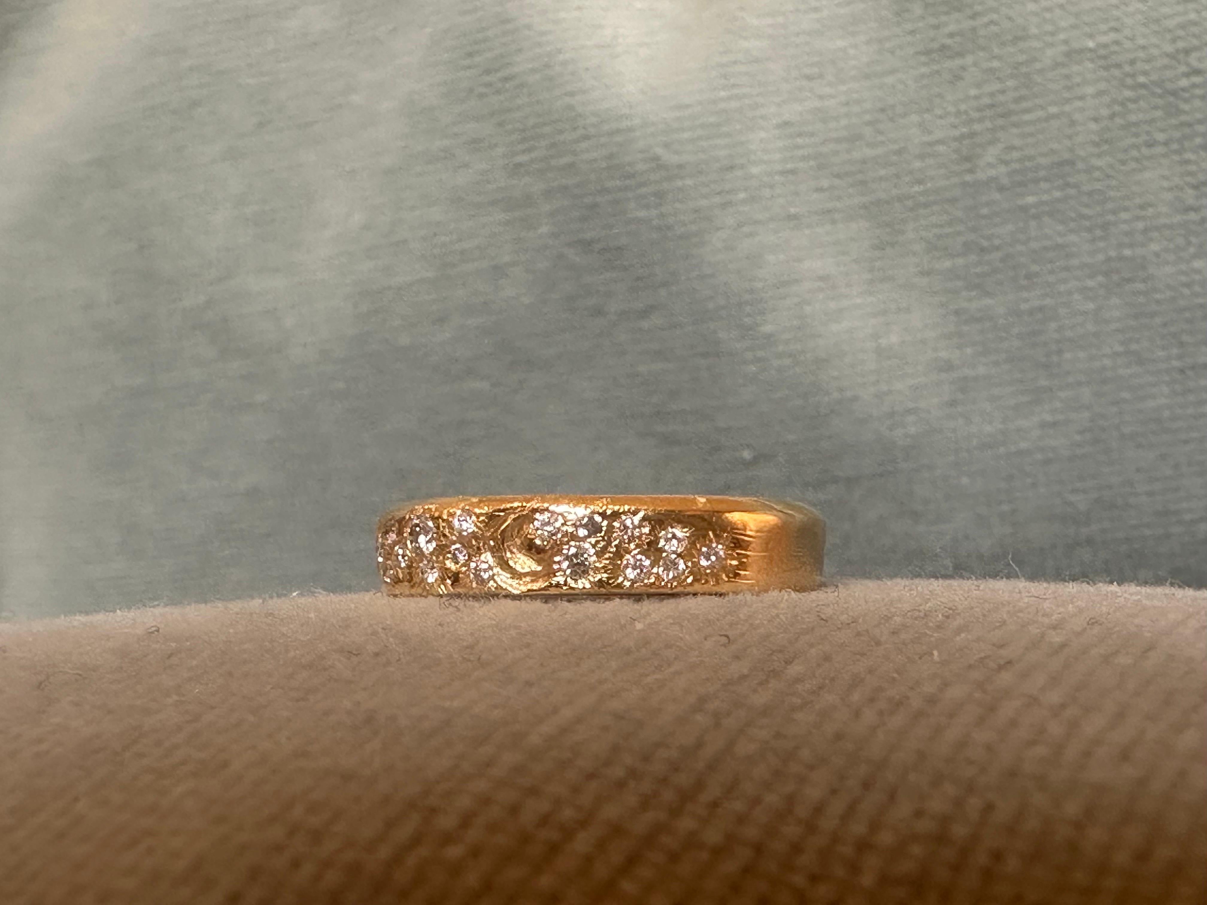 Brilliant Cut Moon and Diamond Sprinkles constellation ring band in 18K Gold