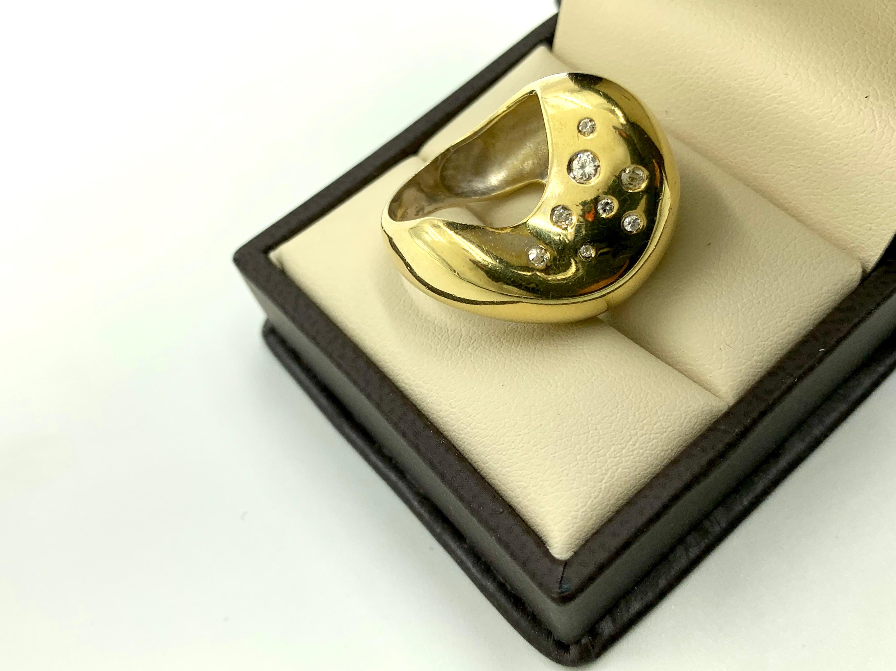 Modernistischer modernistischer Designer Ring, 18 Karat Gold Diamant Celestial Consellation Mond, Sterne (Rundschliff) im Angebot