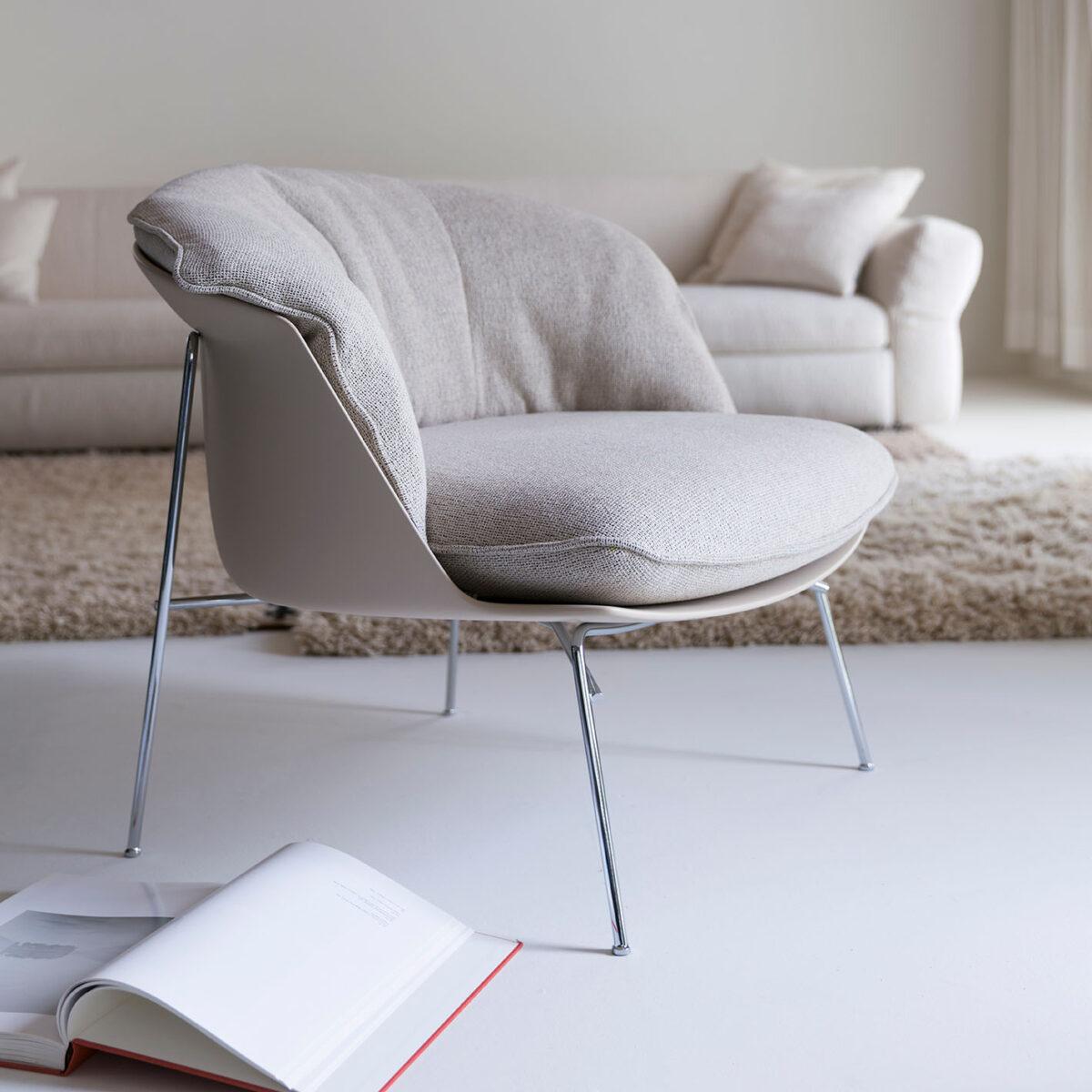 Poltrona Moon in beige con cuscino in tessuto di Ludovica + Roberto Palomba In condizioni Nuovo in vendita a Brooklyn, NY