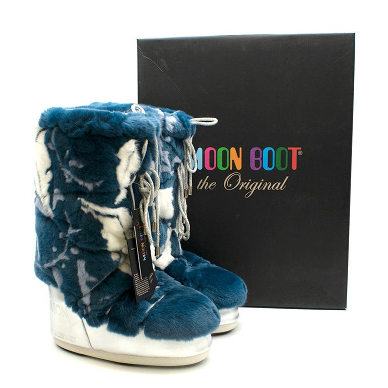 Moon Boot x Yves Salomon Blue Rabbit Fur Boots 39-41 For Sale at 1stDibs