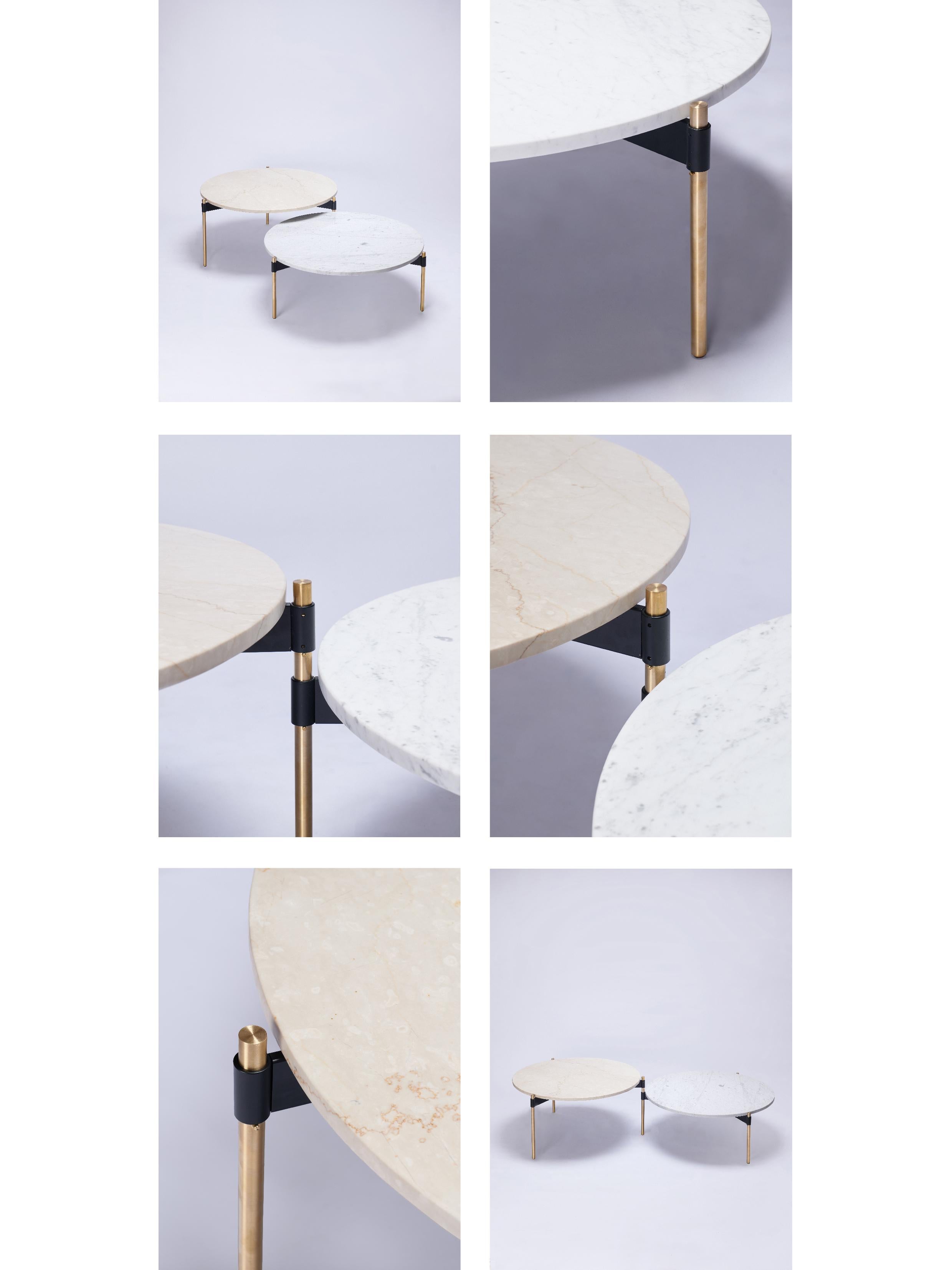XXIe siècle et contemporain Table basse ronde contemporaine MOON en marbre et bronze massif par Ries en vente
