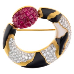 Moon Design Pin in 18 Karat Gold with Pave Diamonds, Mother of Pearl and Onyx