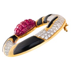 Moon Design Pin in 18 Karat Gold with Pave Diamonds, Mother of Pearl and Onyx