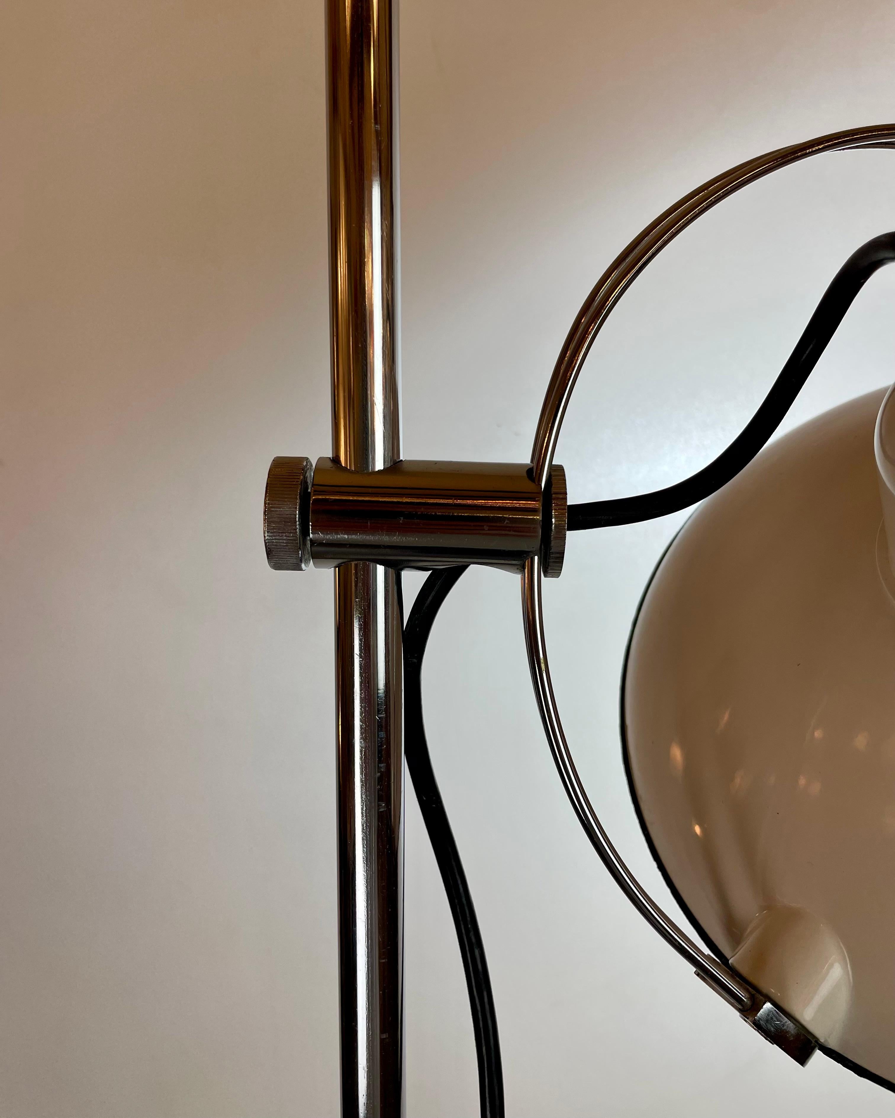 Smaltato Moon, lampada da terra di Philips, anni '70 in vendita