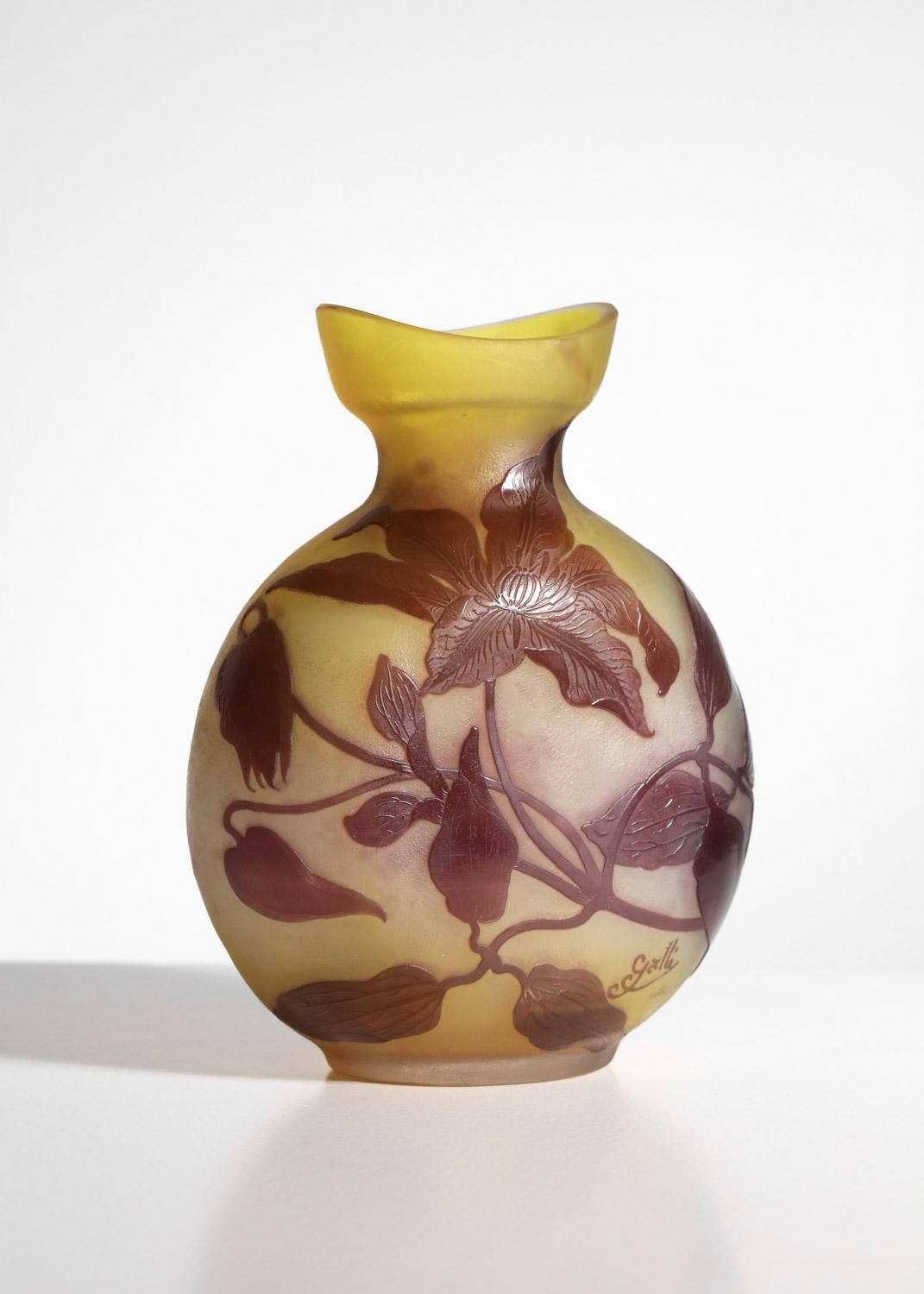 Vaso in vetro Moon di Emile Gallé con disegno di clematide inciso all'acido anni '40 in vendita 6