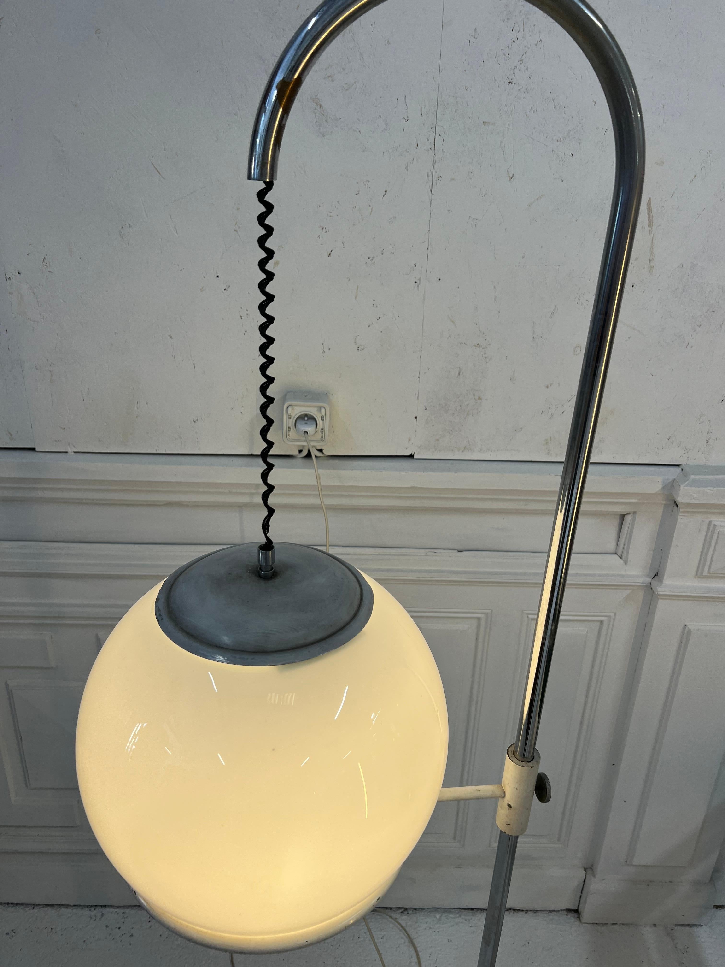 Moon Guzzini Floor Lamp, 1950s In Good Condition For Sale In PÉZENAS, FR