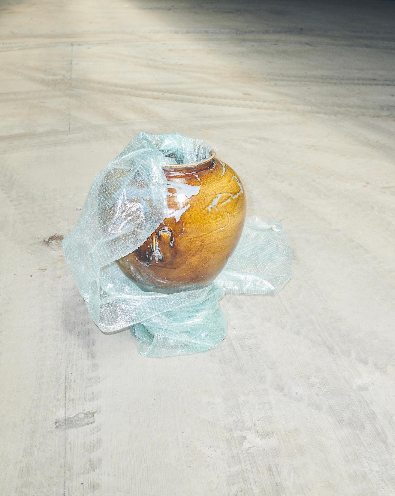 XXIe siècle et contemporain Vase tête de lune de Cathrine Raben Davidsen en vente