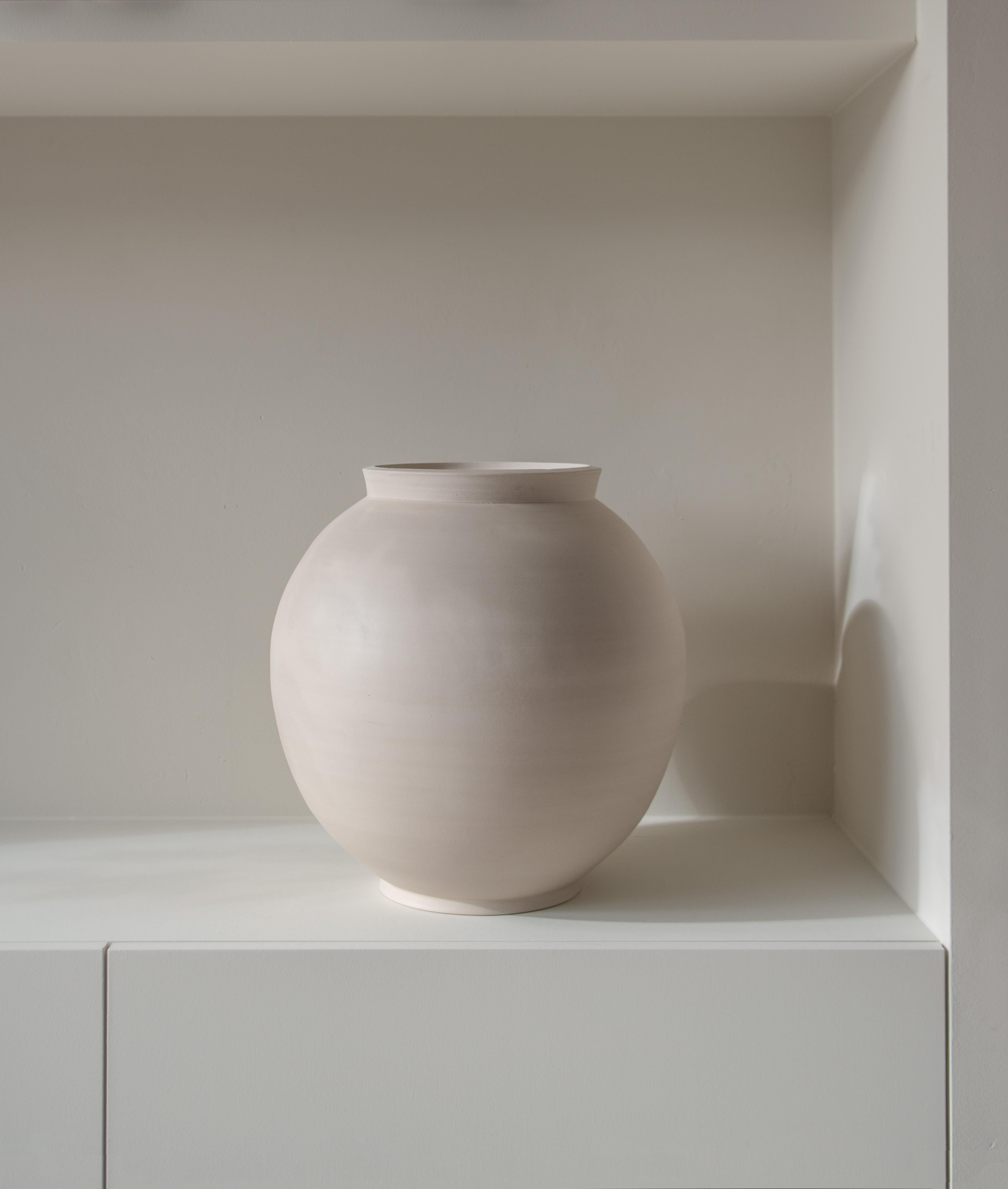 Modern Moon Jar by Bicci De' Medici Studio For Sale