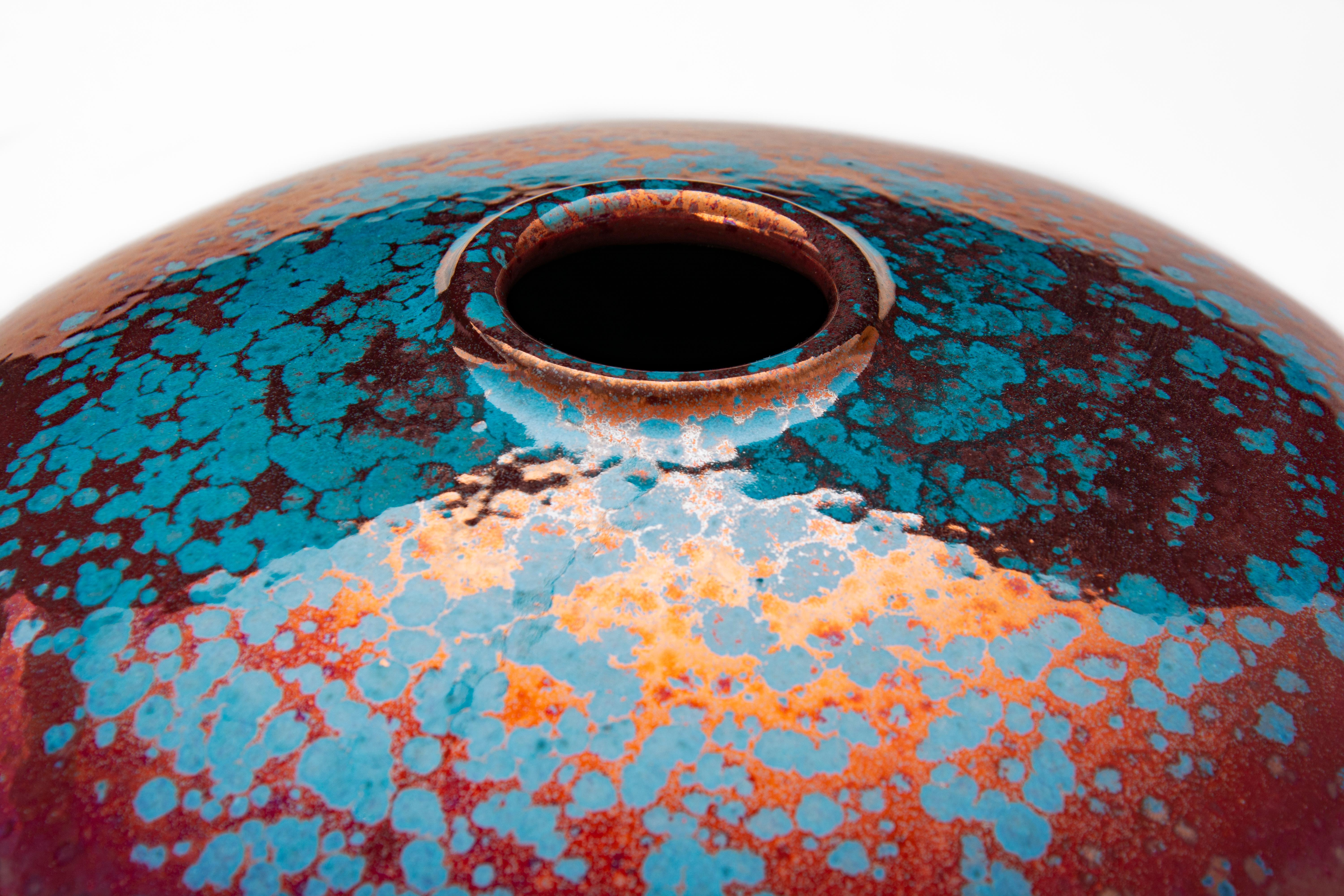 Moon jar, full-fire reduction faience earthenware 30cm diameter,unique piece, 2020

Bottega Vignoli is a brand of artistic ceramics based in Faenza, one of the most representative ceramic production centres in Italy. Founded in 1976 by sisters