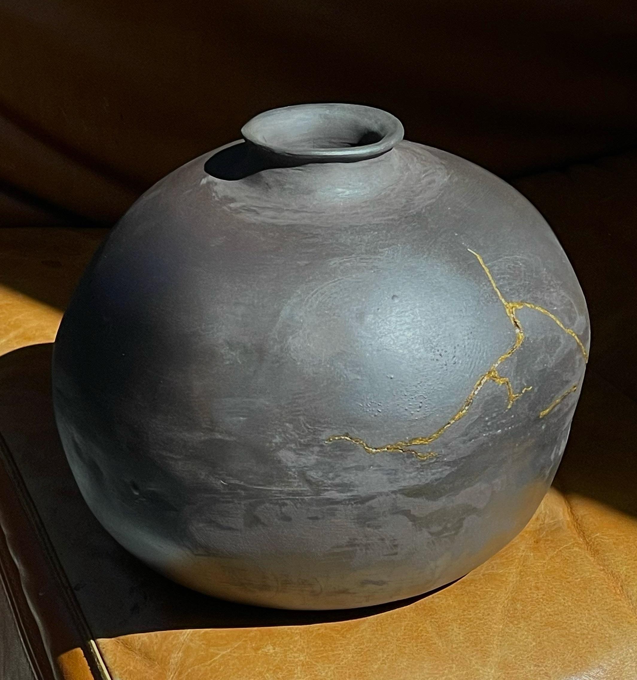 Other Moon Jar in Obsidian by Solem Ceramics For Sale