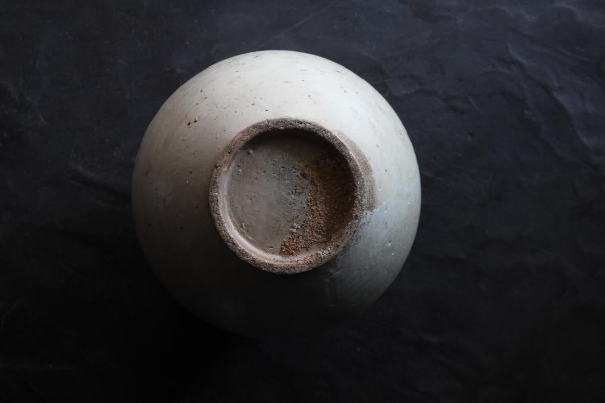 Moon Jar / Korean Antique vase / Joseon Dynasty / 18th Century For Sale 3