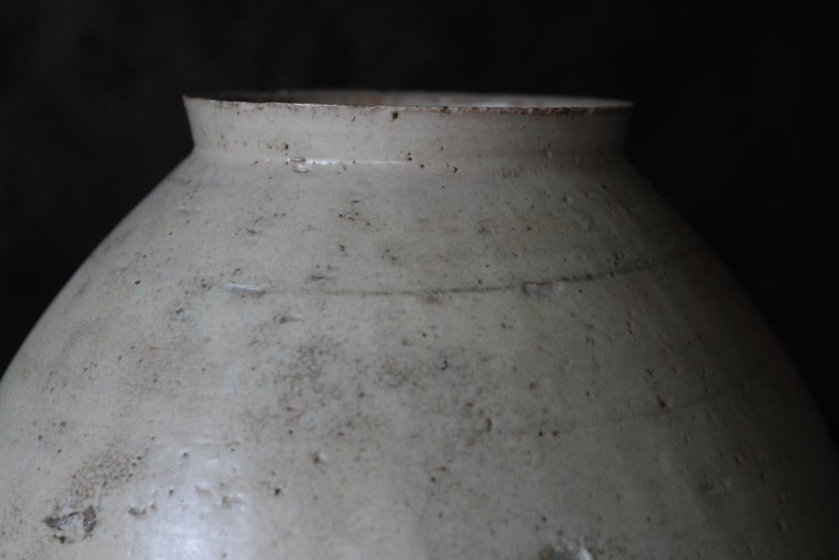 Moon Jar / Korean Antique vase / Joseon Dynasty / 18th Century For Sale 4