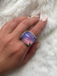 Anello orizzontale con quarzo lunare