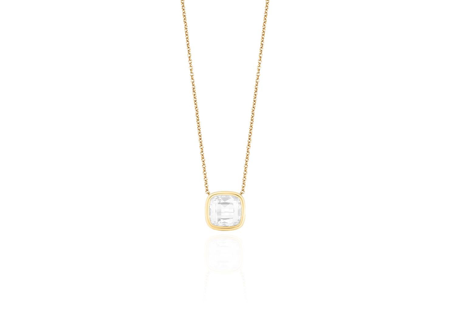 Taille coussin Pendentif coussin Moon Quartz en or jaune 18 carats en vente