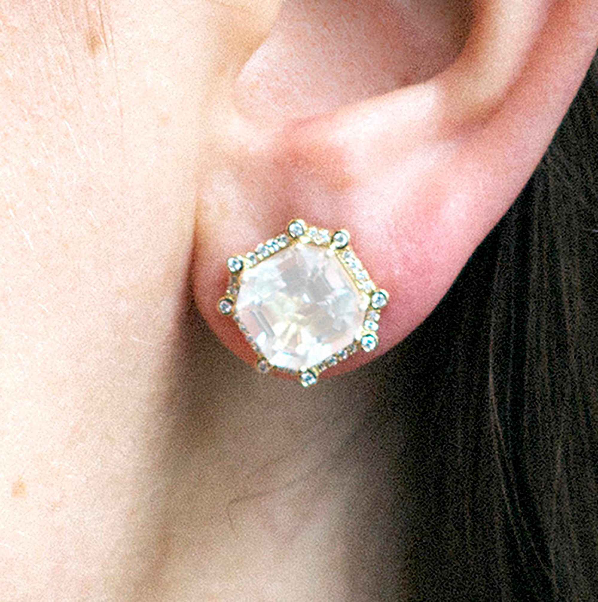 Contemporain Goshwara Boucles d'oreilles octogonales en quartz de lune et diamants en vente