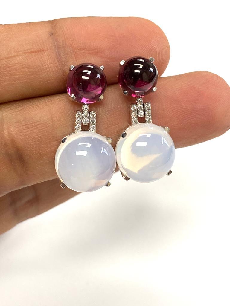 Goshwara Moon Quartz & Garnet Double Cab With Diamond Earrings In New Condition In New York, NY
