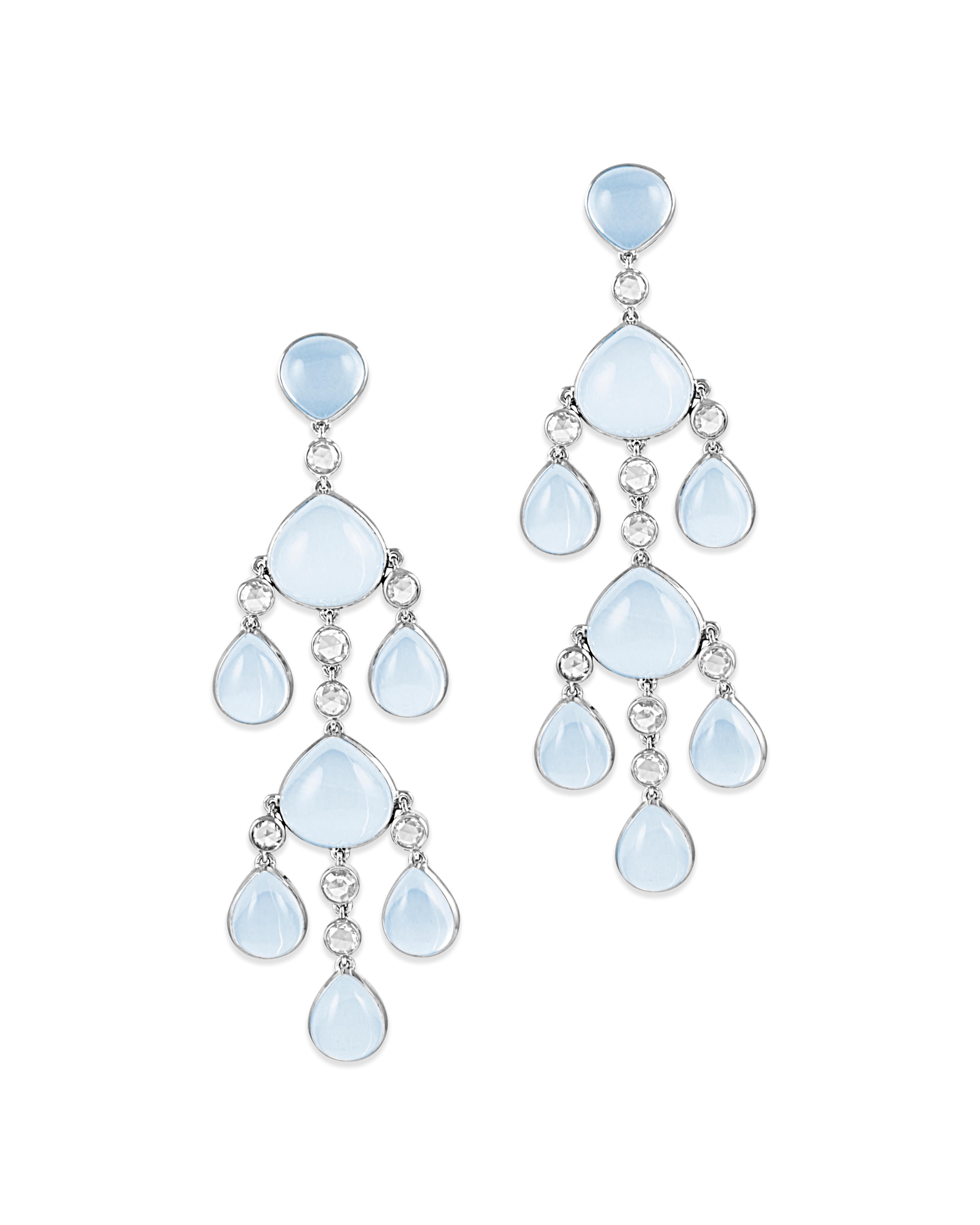 Moon Quartz Sautoir and Earrings by Siegelson, New York

A single strand sautoir with moon quartz cabochons alternating with rose-cut diamonds from which is suspended a chandelier-style pendant with moon quartz cabochons and rose-cut diamonds with