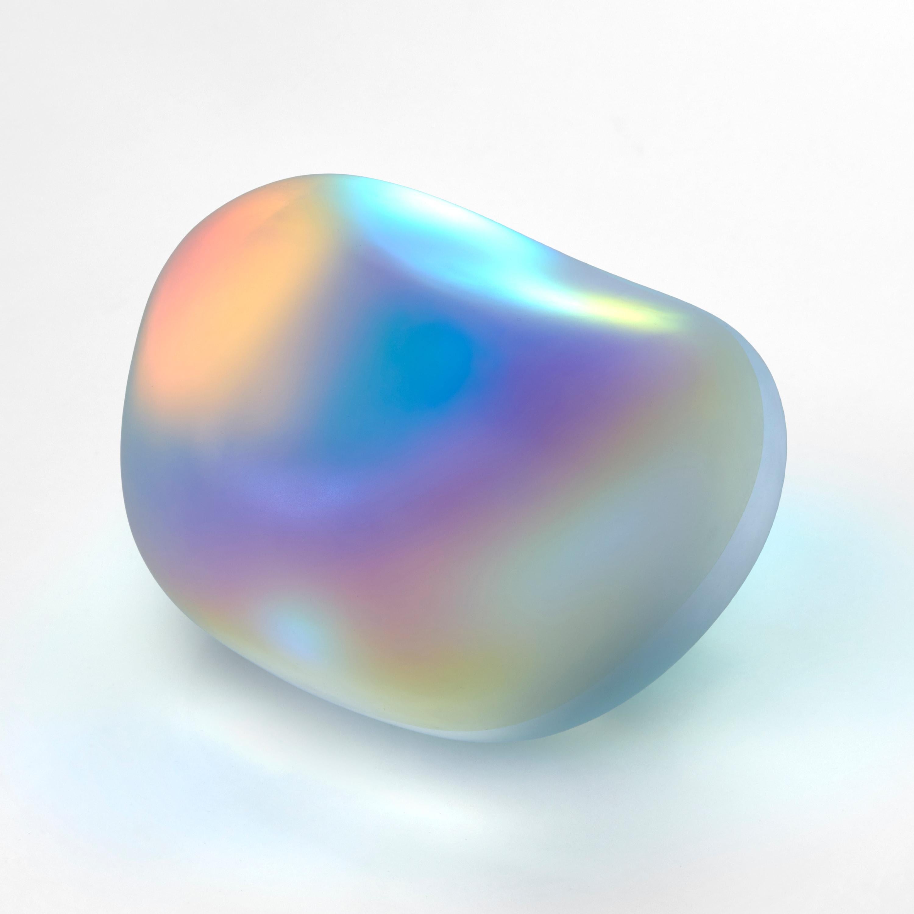 Organico moderno Moon-rock 017, una scultura in vetro trasparente e pellicola dicroica di Jon Lewis in vendita