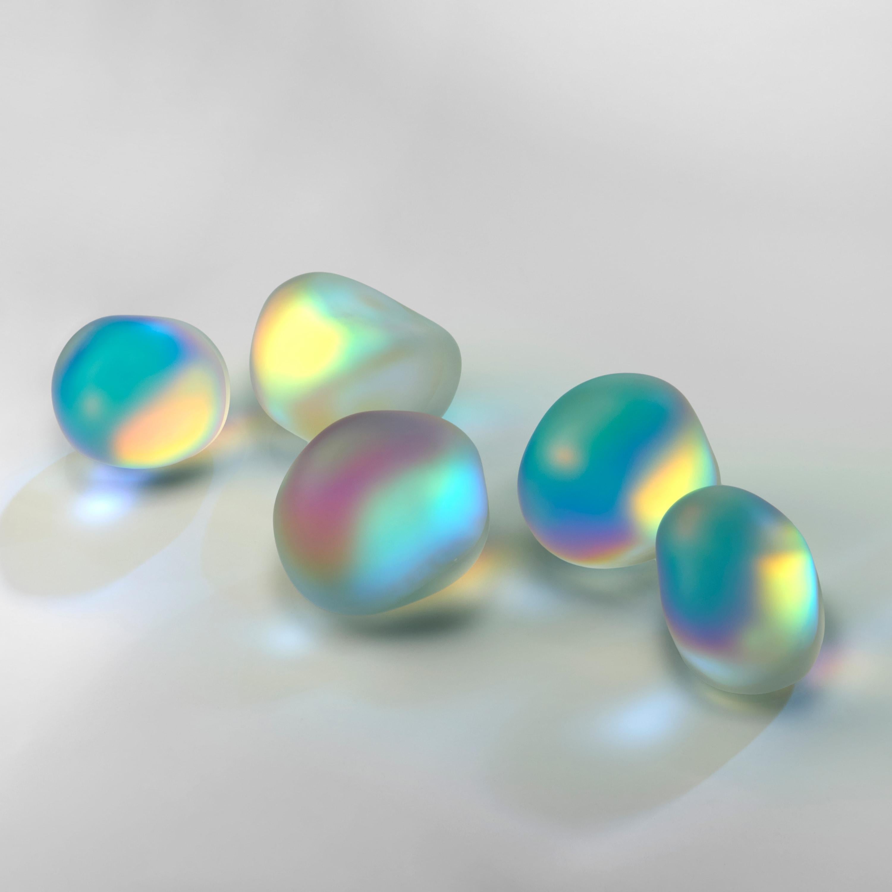 Moon-rock 018, una scultura in vetro trasparente e pellicola dicroica di Jon Lewis In condizioni Nuovo in vendita a London, GB