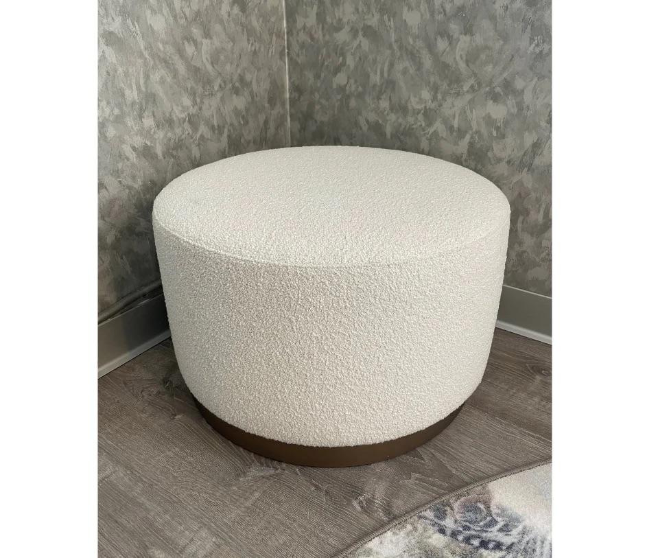 Frame made of solid wood and plywood with interwoven elastic belts.‎ Seat upholstered with polyurethane foam with density of 40 kg/m³, covered with dacron.‎ Back upholstered with polyurethane foam, covered with dacron.‎
