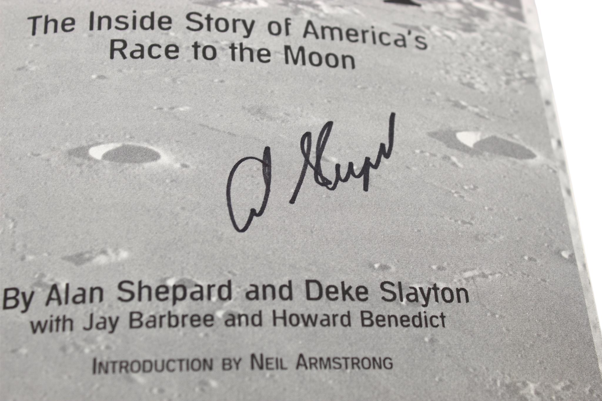 Le tour de lune d'Alan Shepard et Deke Slayton, signé par Shepard, première édition, 1994 Bon état à Colorado Springs, CO