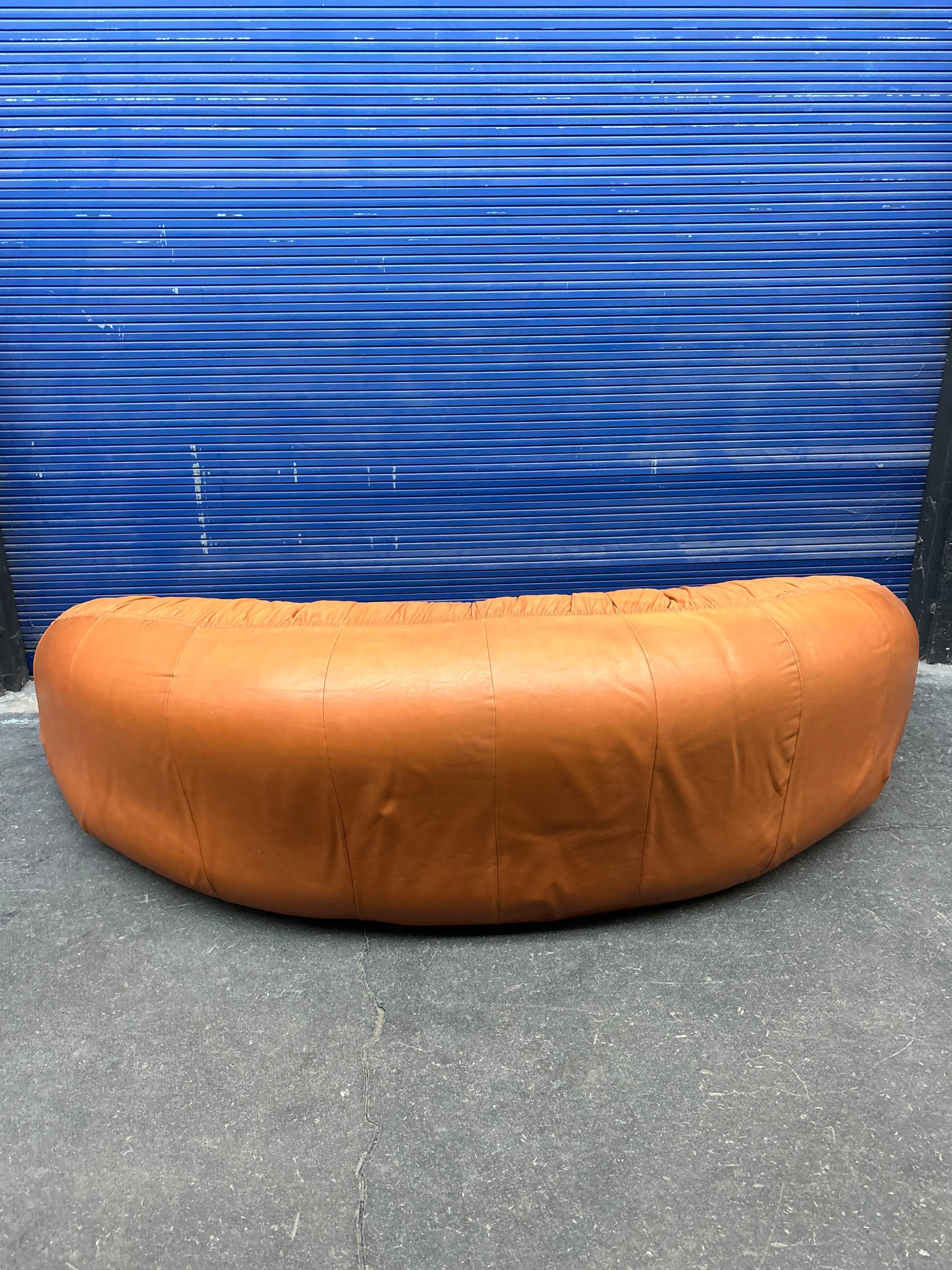 Divano a luna attribuito a Raphael Raffel in vendita 4