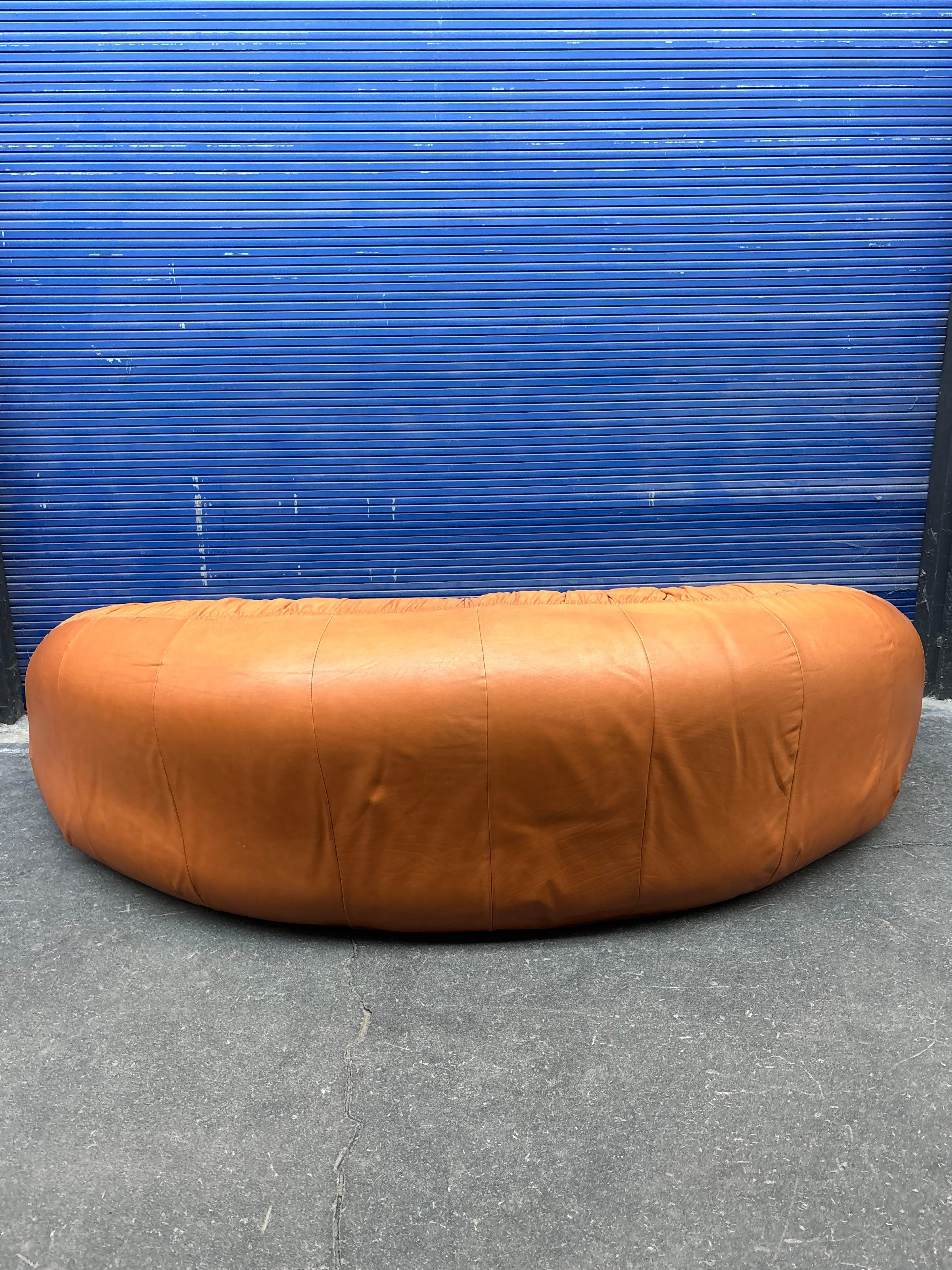 Divano a luna attribuito a Raphael Raffel in vendita 5