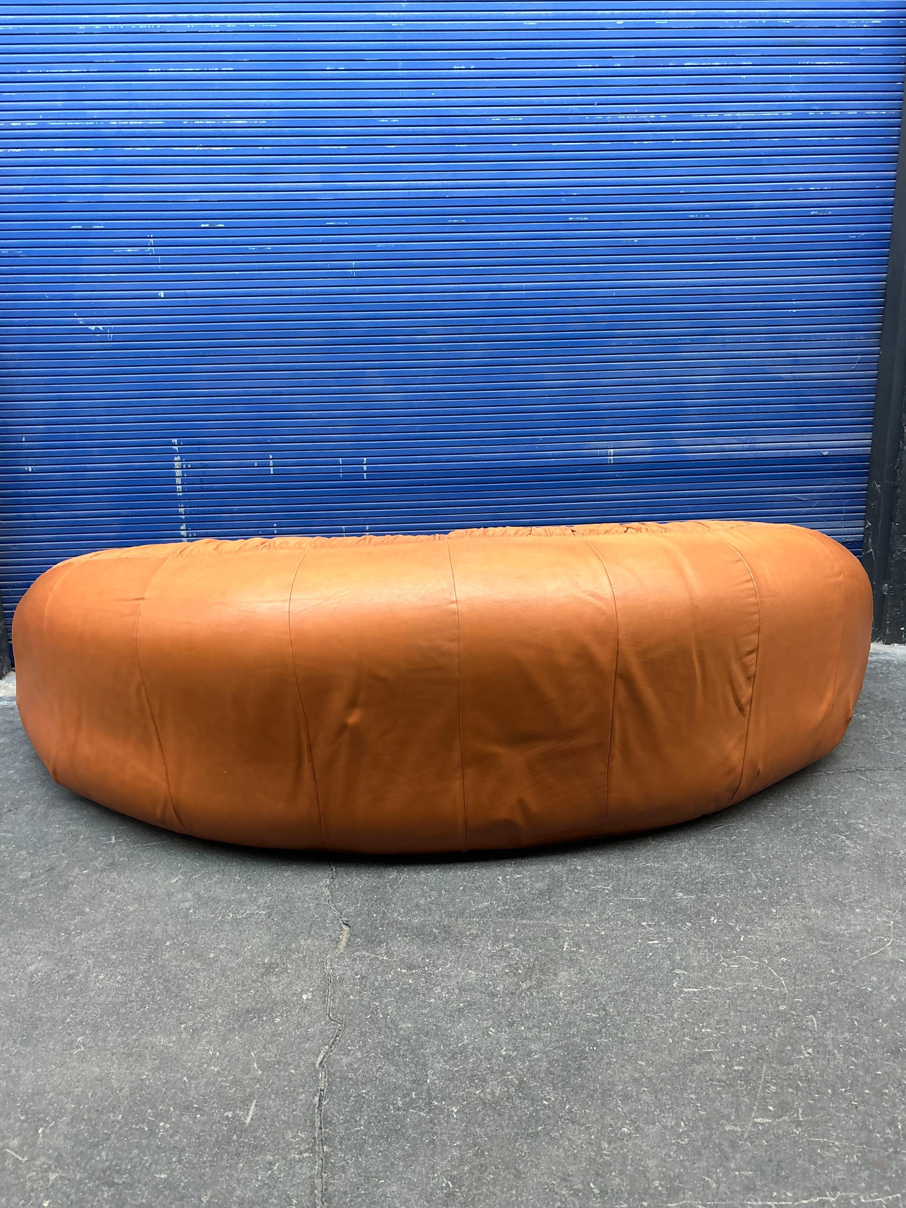 Divano a luna attribuito a Raphael Raffel in vendita 6