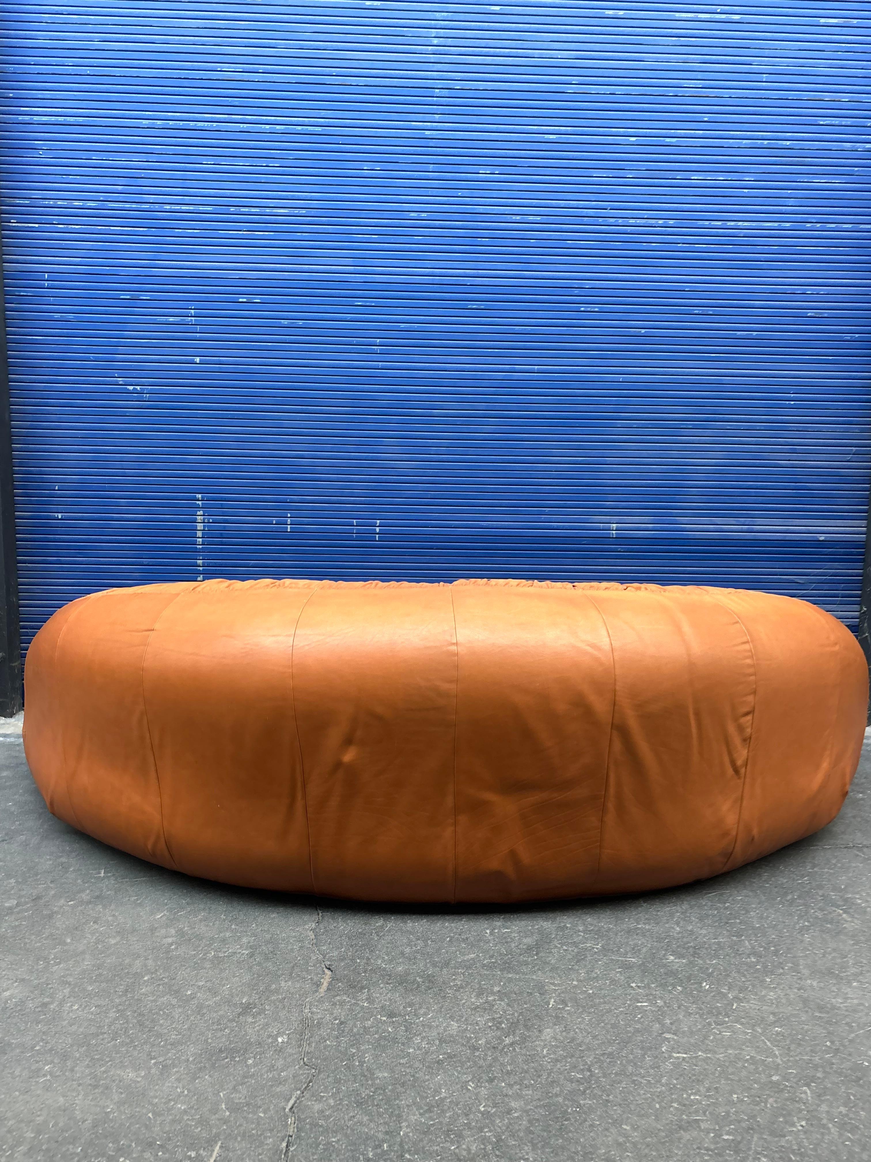 Divano a luna attribuito a Raphael Raffel in vendita 7