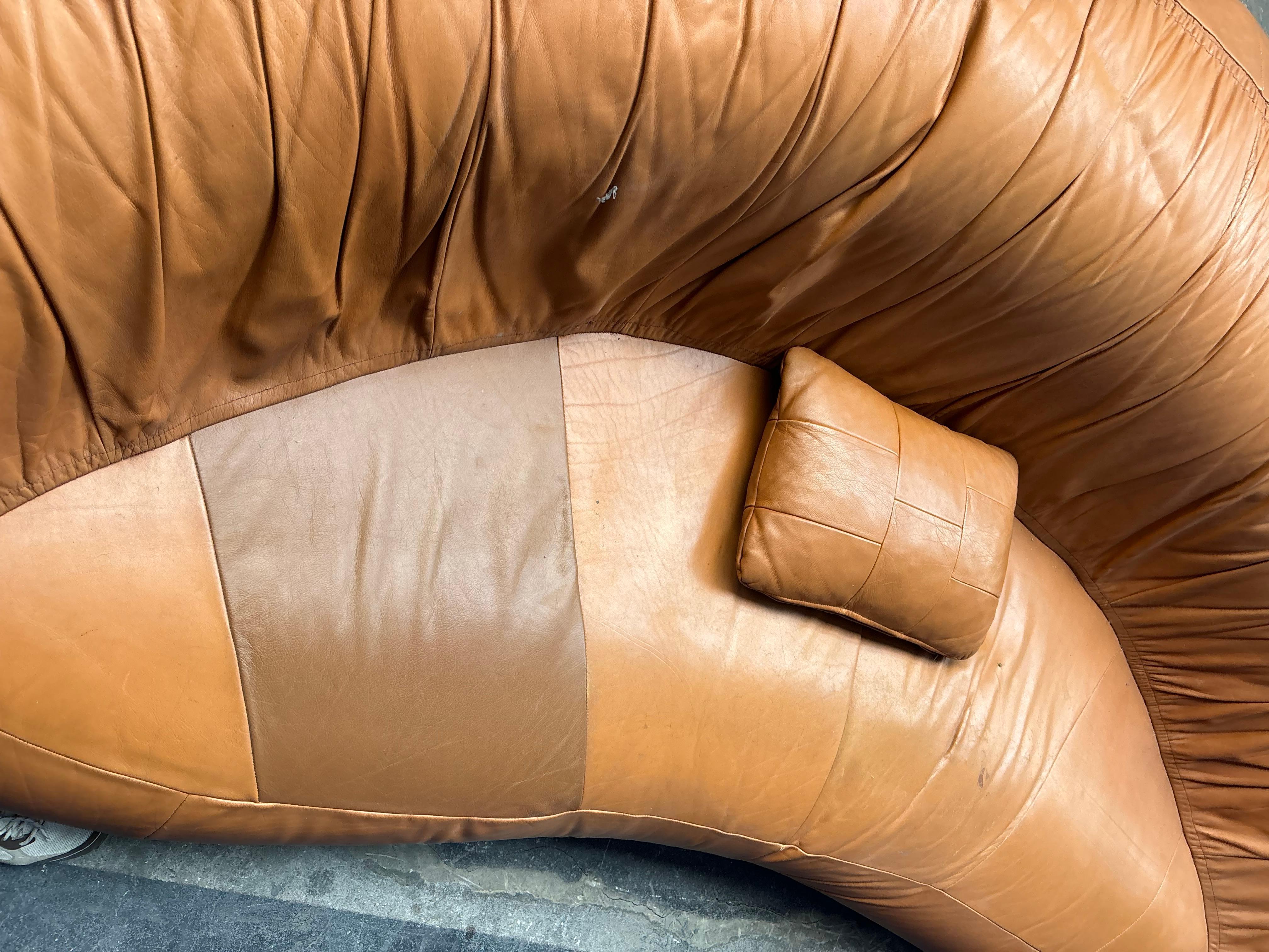 Divano a luna attribuito a Raphael Raffel in vendita 13