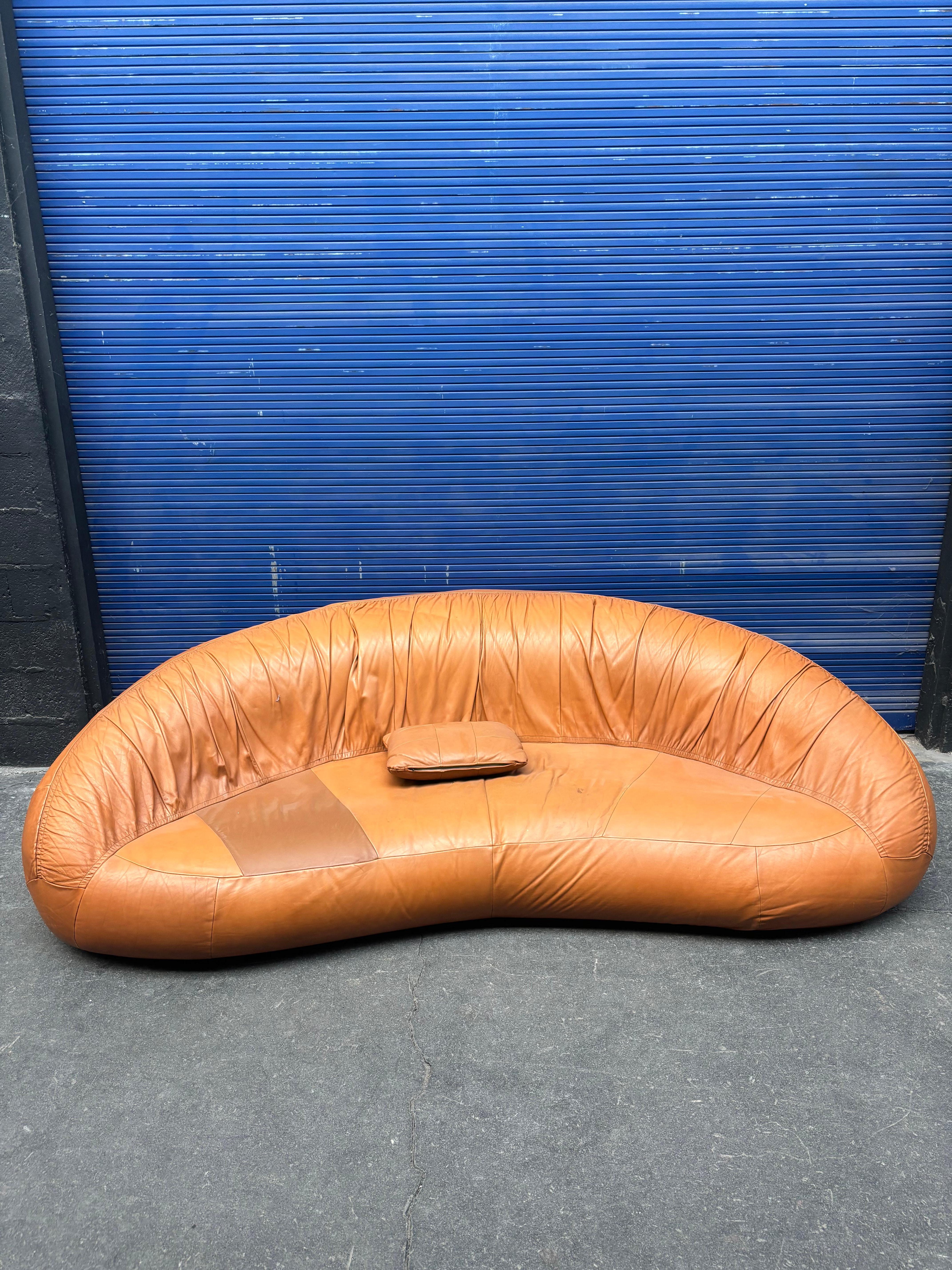 Francese Divano a luna attribuito a Raphael Raffel in vendita