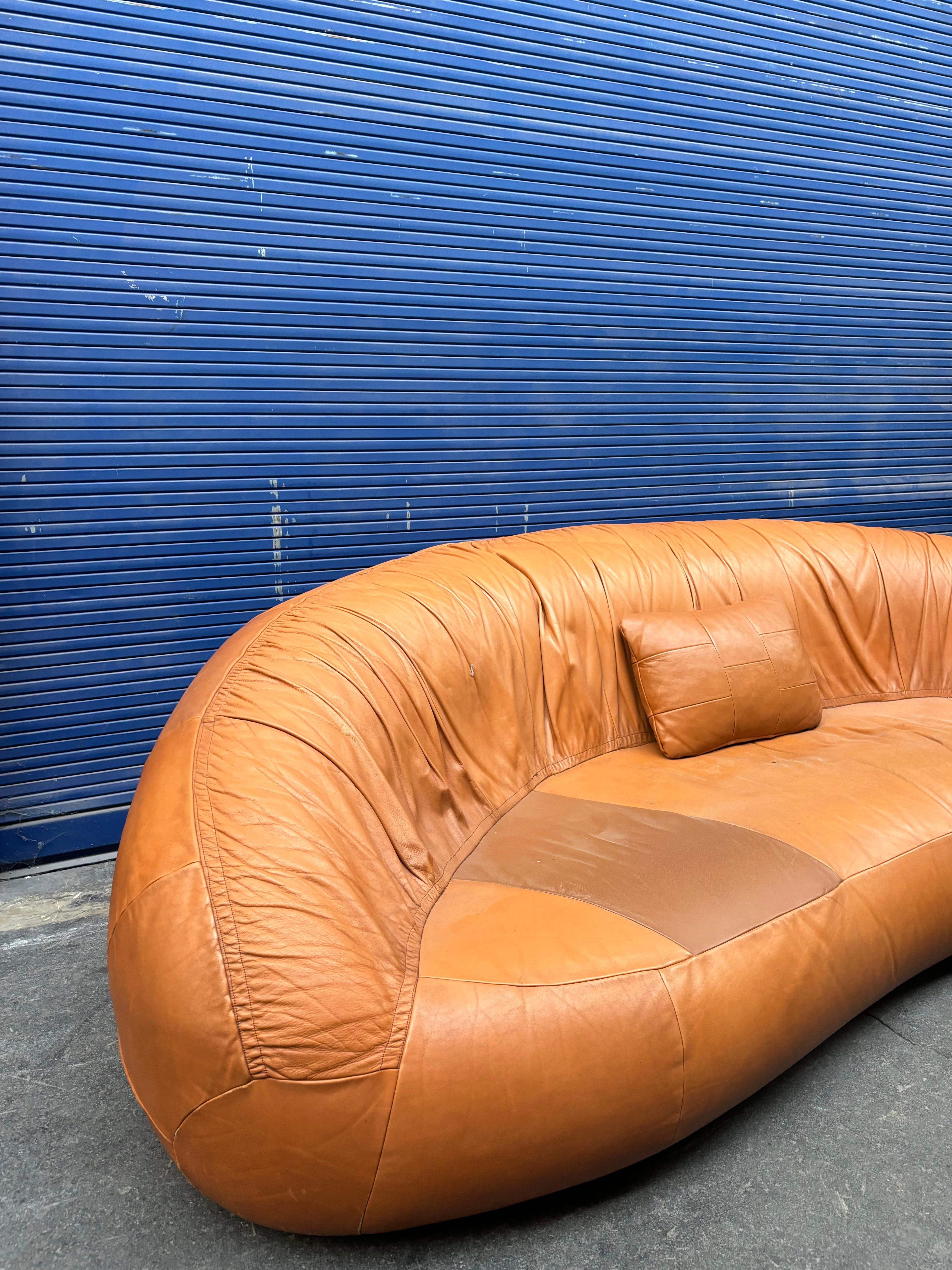 Divano a luna attribuito a Raphael Raffel in vendita 1