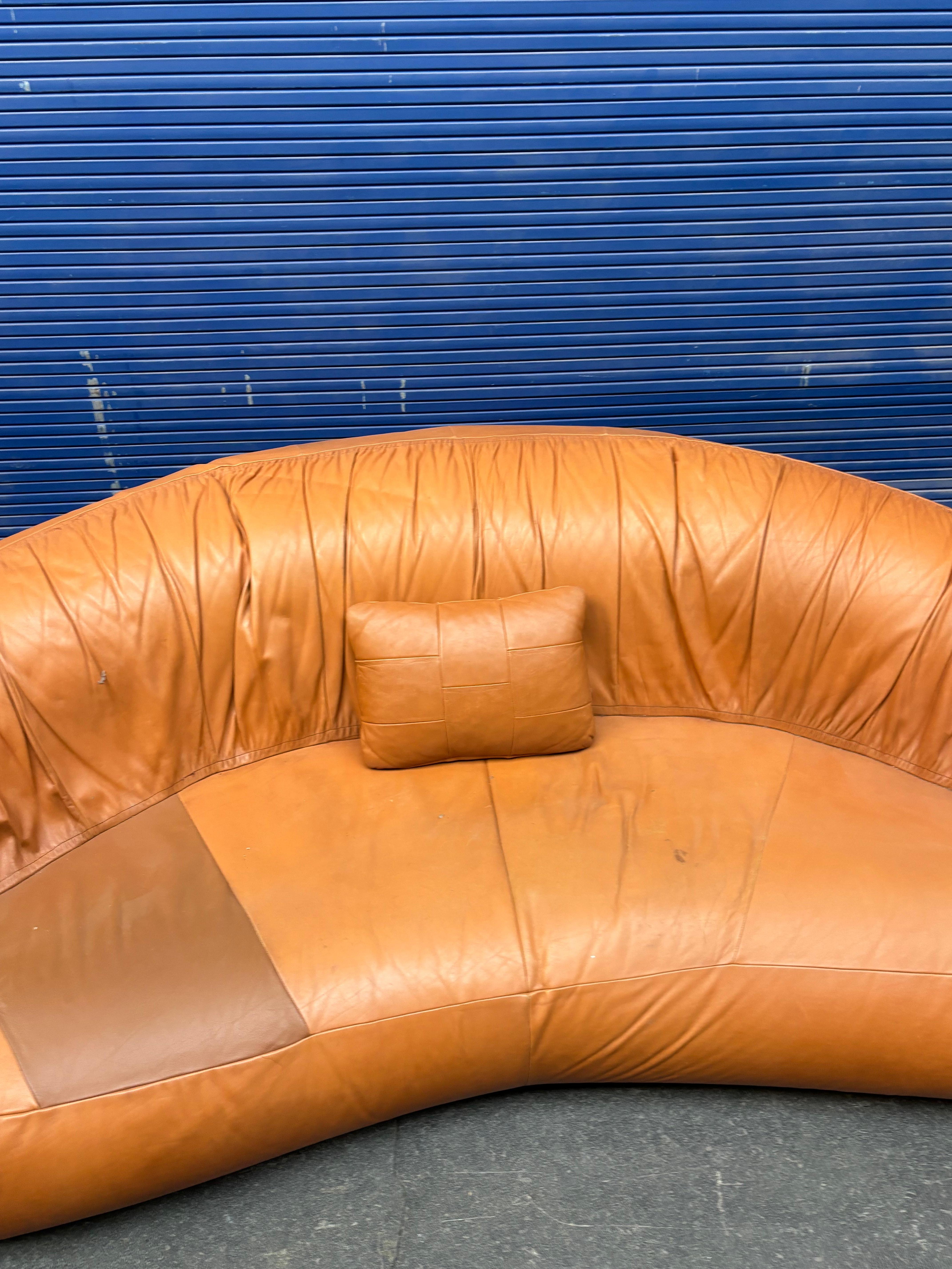 Divano a luna attribuito a Raphael Raffel in vendita 2