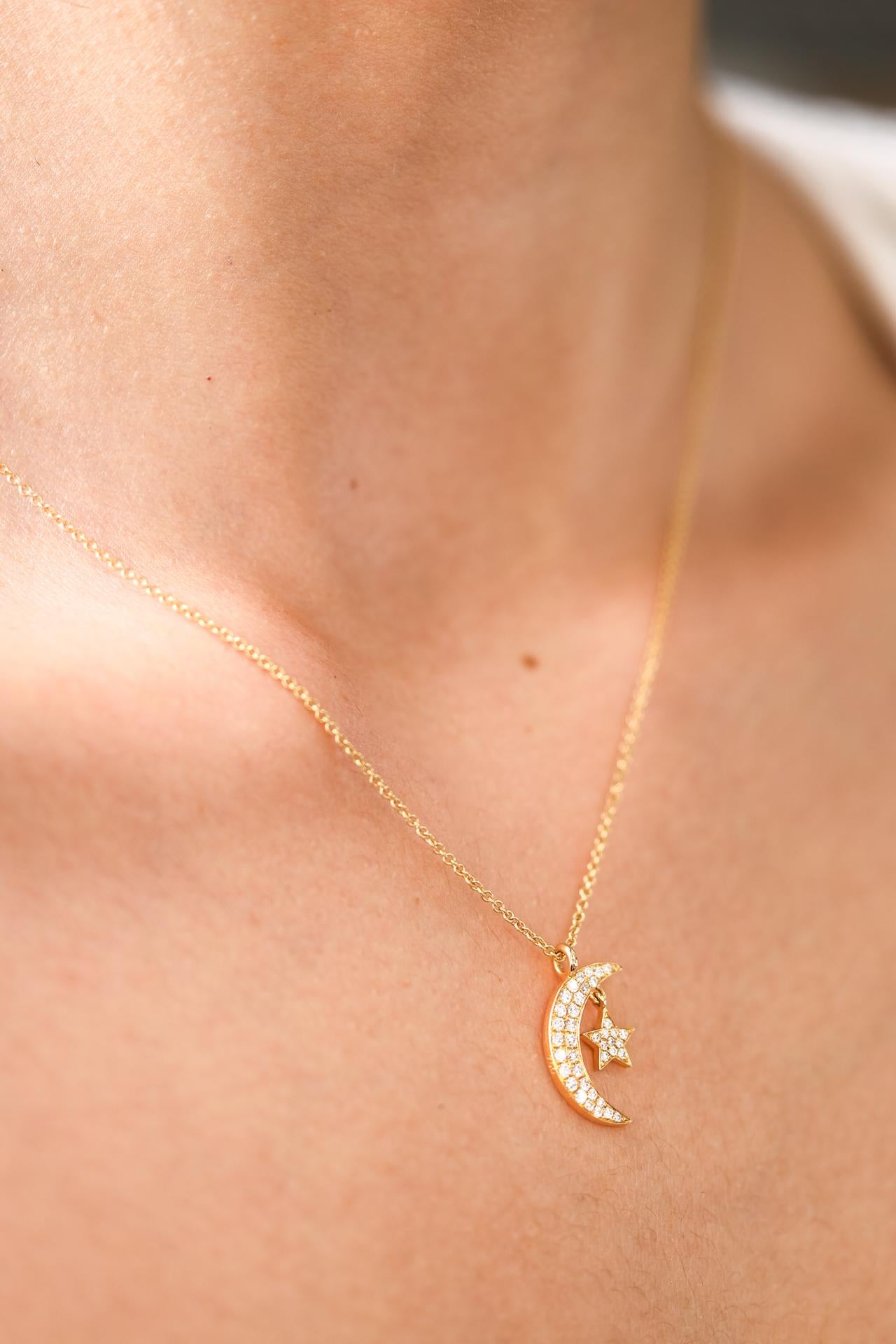 Pendentif lune et étoile 0,29 cts. Neuf - En vente à Los Angeles, CA
