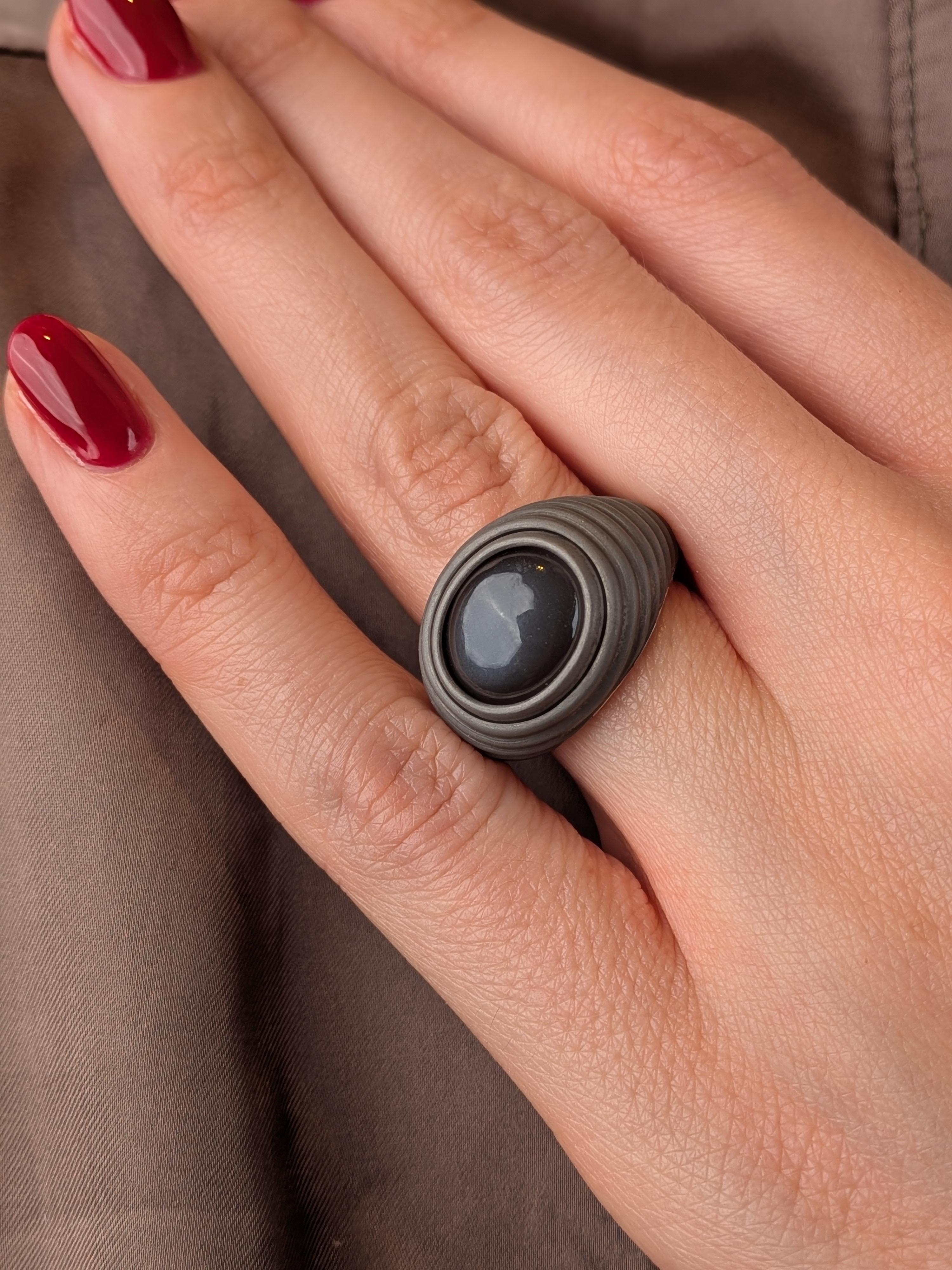 Contemporary Moon stone Ring in Grey Titanium and 18 k 750 White Gold MXHM For Sale