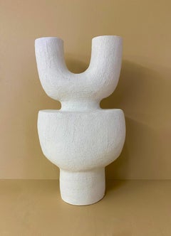 Scultura in ceramica Moonbulb White Raku Clay Sandy Glaze di Stephanie Phillips