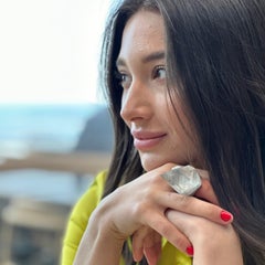 Mooncut - Bague géométrique unique en son genre en quartz, céramique et argent