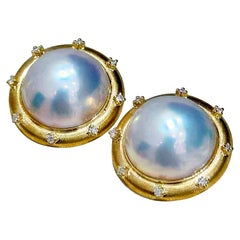 【Crown Radiance】Moonhalo Aurora Mabe Pearl & Diamond Stud Earrings
