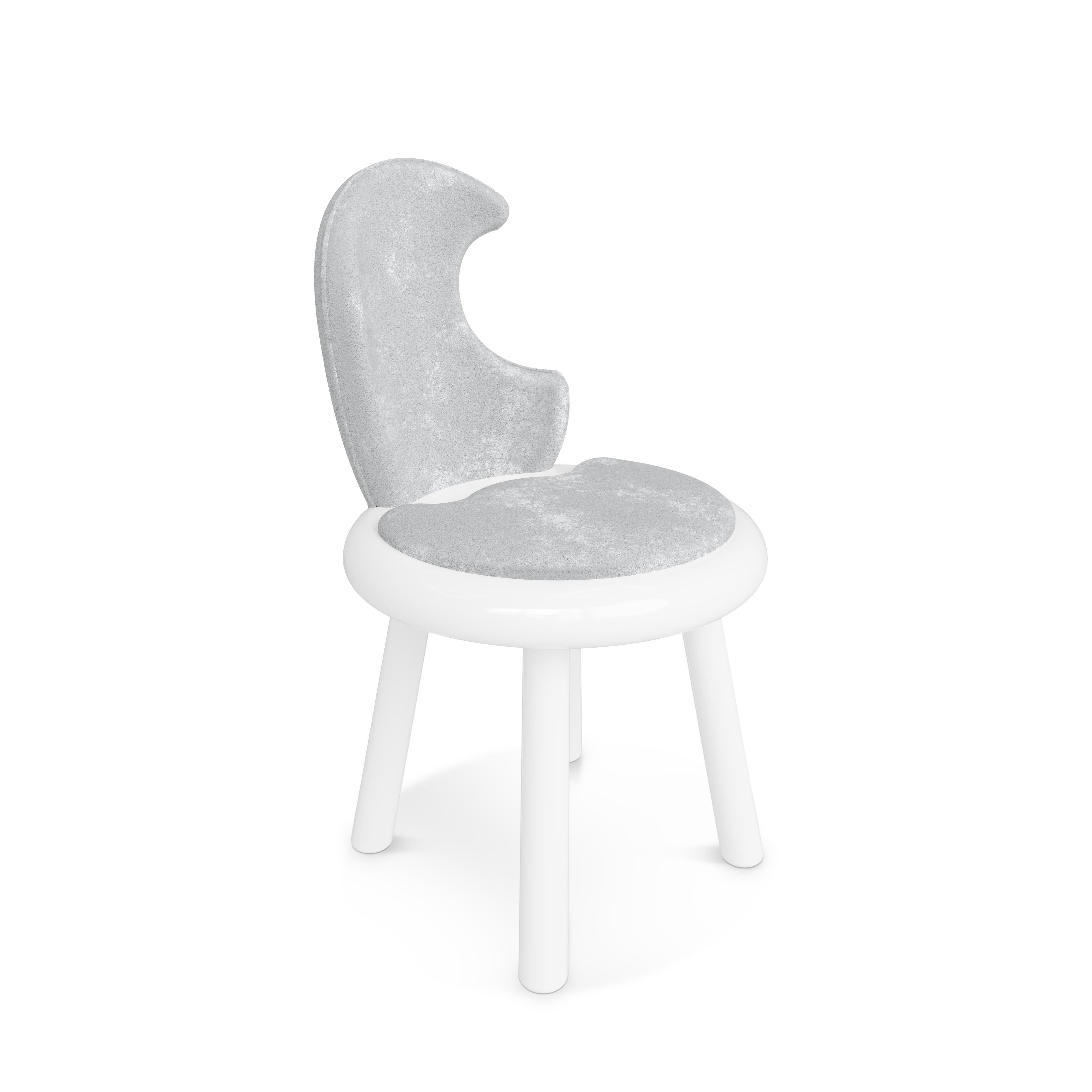 Moonlight Chair von MAGILORE - Kindersessel aus cremefarbenem Samt, inspiriert vom Mond im Angebot 1