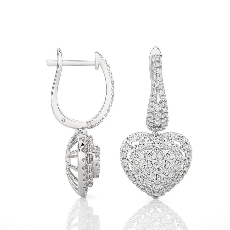 Carat Weight: This captivating moonlight heart cluster earring boasts a substantial total carat weight of 1.8 carats, promising a dazzling and radiant sparkle that captures the essence of celestial beauty and love.

Diamonds: Gracing the earring are