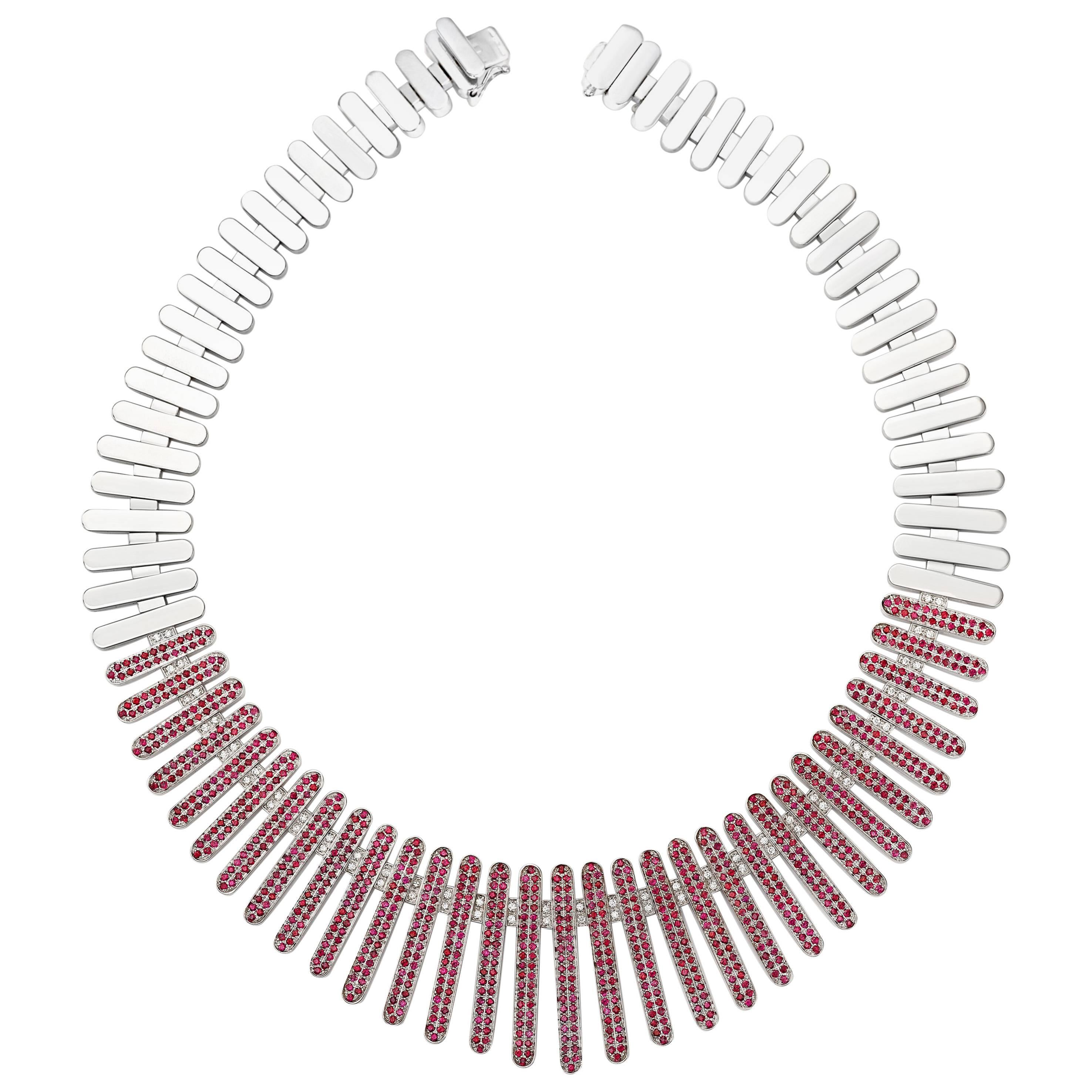 Collier Moonlight en or blanc 18 carats avec rubis et diamants blancs en vente