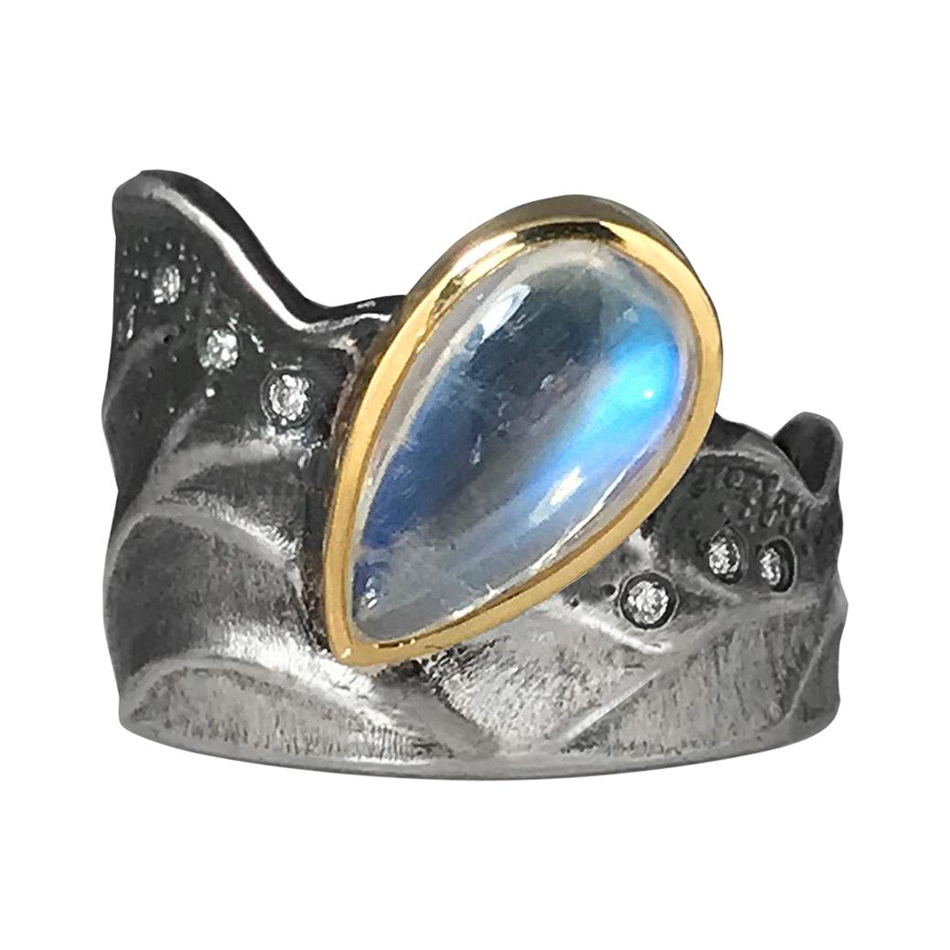 2.4 Carat Rainbow Moonstone and Diamonds Ring made from 18 Karat Gold and Silver For Sale